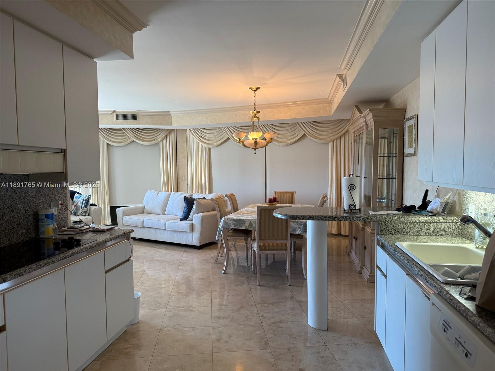 MAJESTIC TOWER - Residential Lease