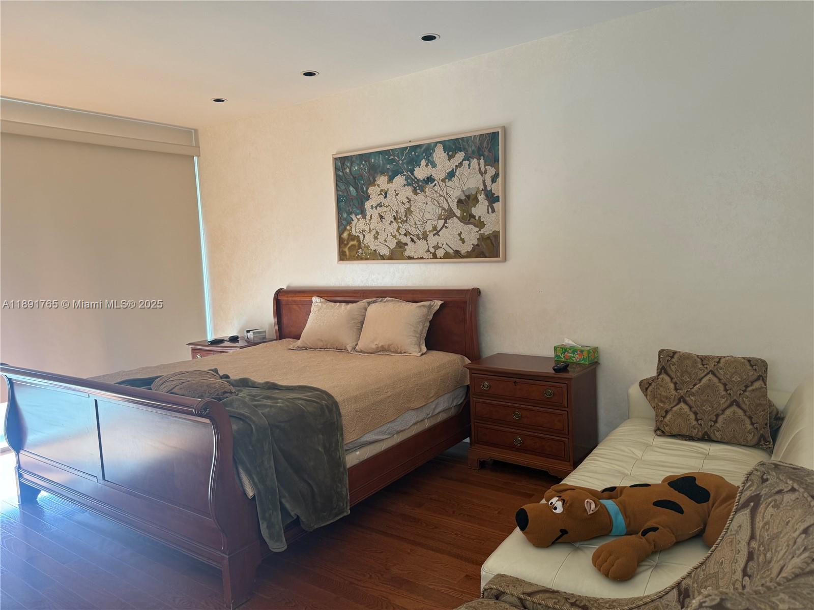 MAJESTIC TOWER - Residential Lease