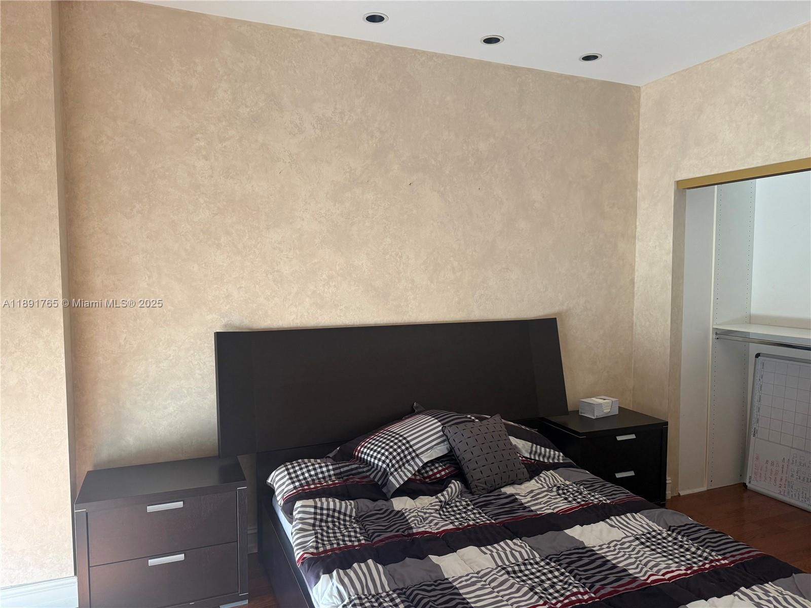 MAJESTIC TOWER - Residential Lease