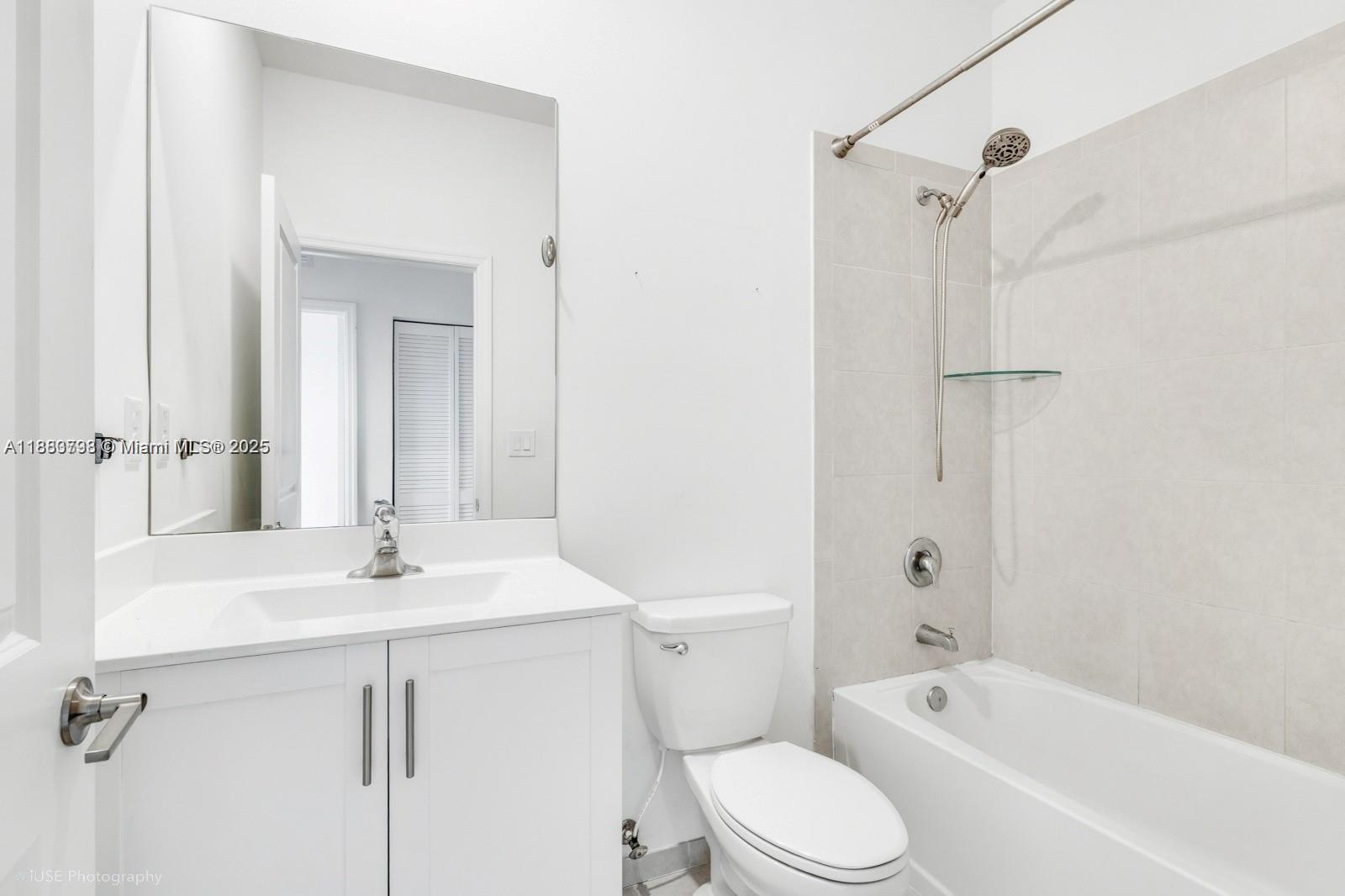 VIA VENTURA NEIGHBORHOOD - Residential Lease