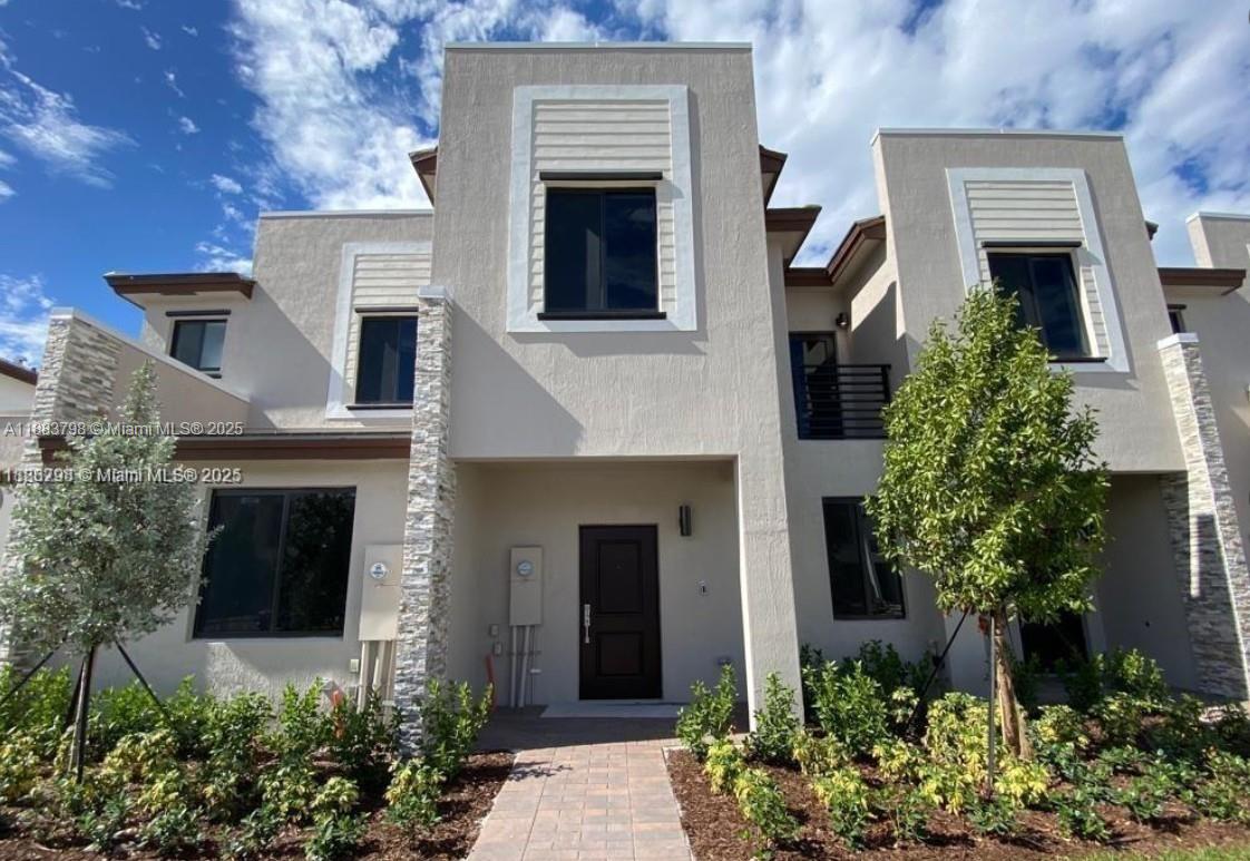 VIA VENTURA NEIGHBORHOOD - Residential Lease