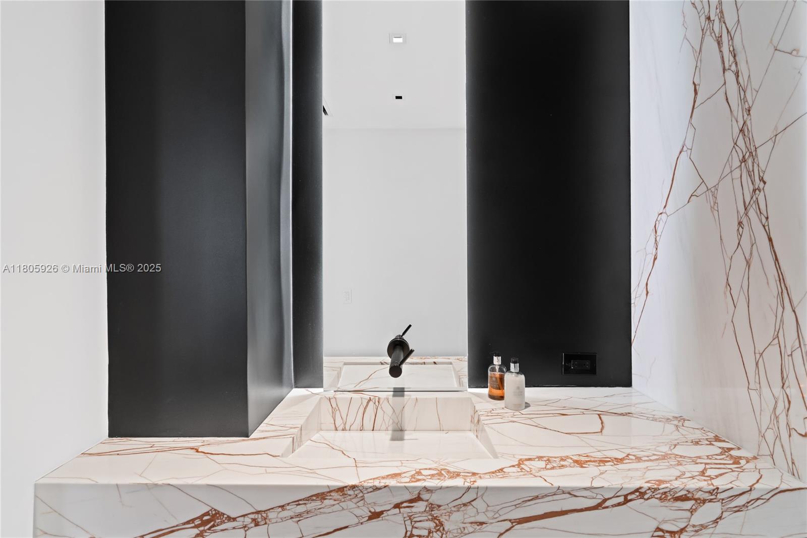 2200 FORT LAUDERDALE BEAC - Residential
