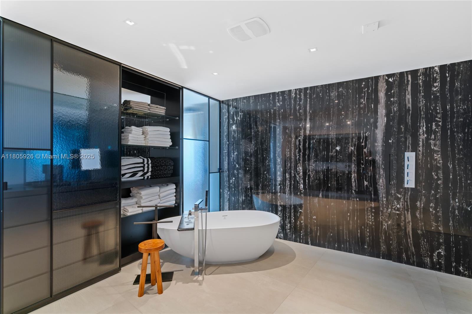 2200 FORT LAUDERDALE BEAC - Residential