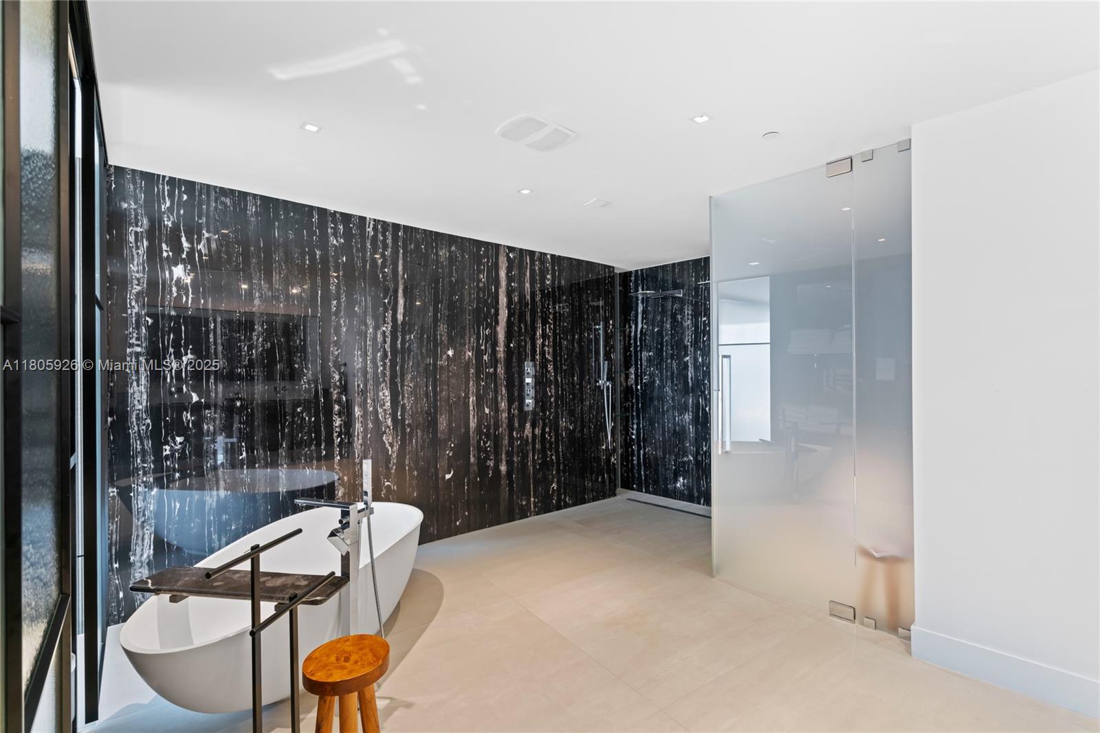 2200 FORT LAUDERDALE BEAC - Residential