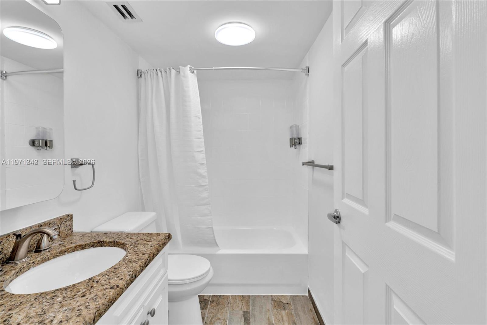 8900 Collins Ave 304