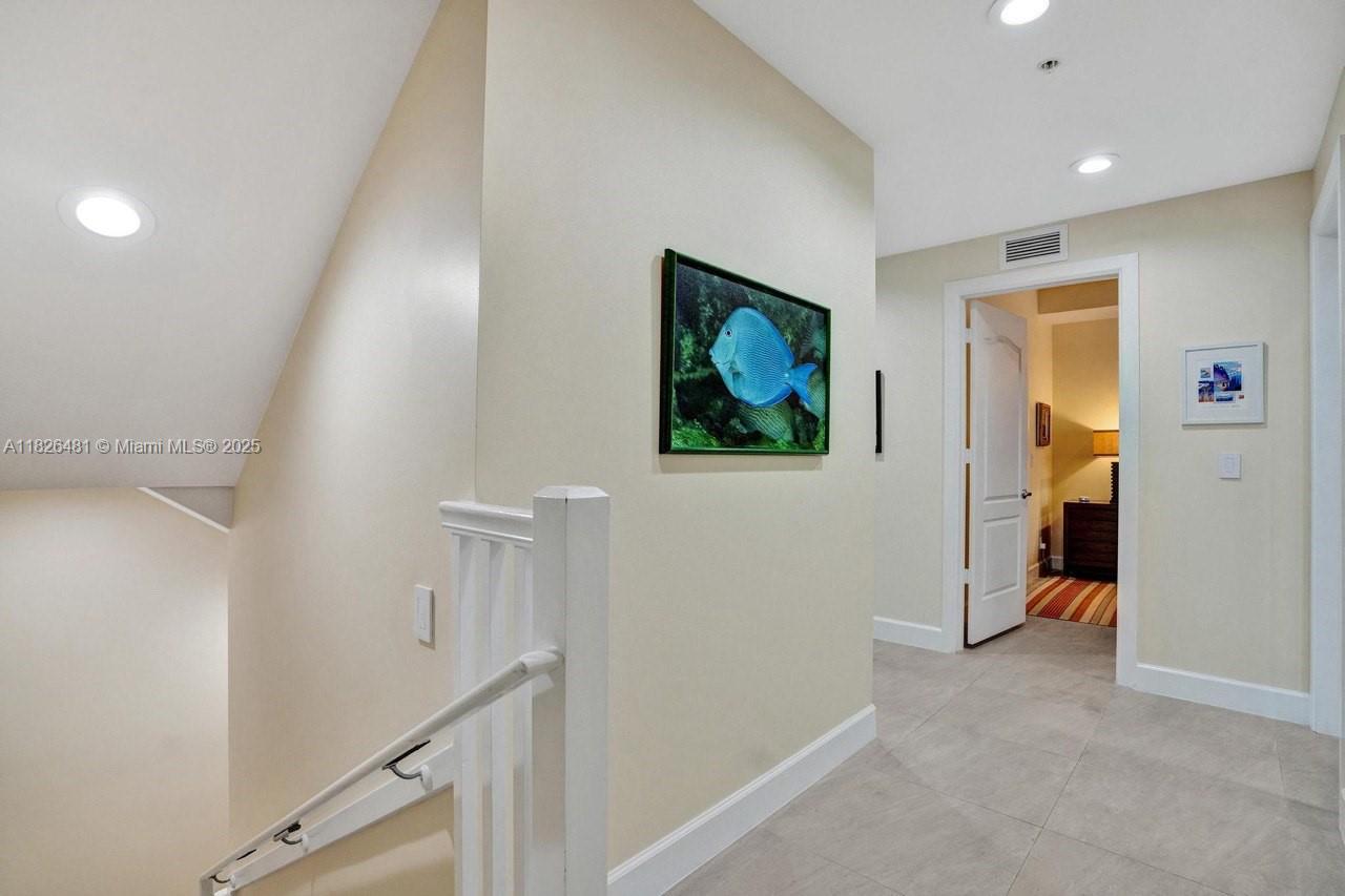 WHITE SANDS BEACH HOMES I - Residential