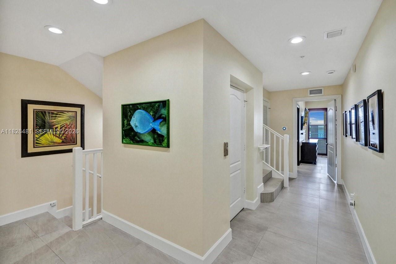 WHITE SANDS BEACH HOMES I - Residential