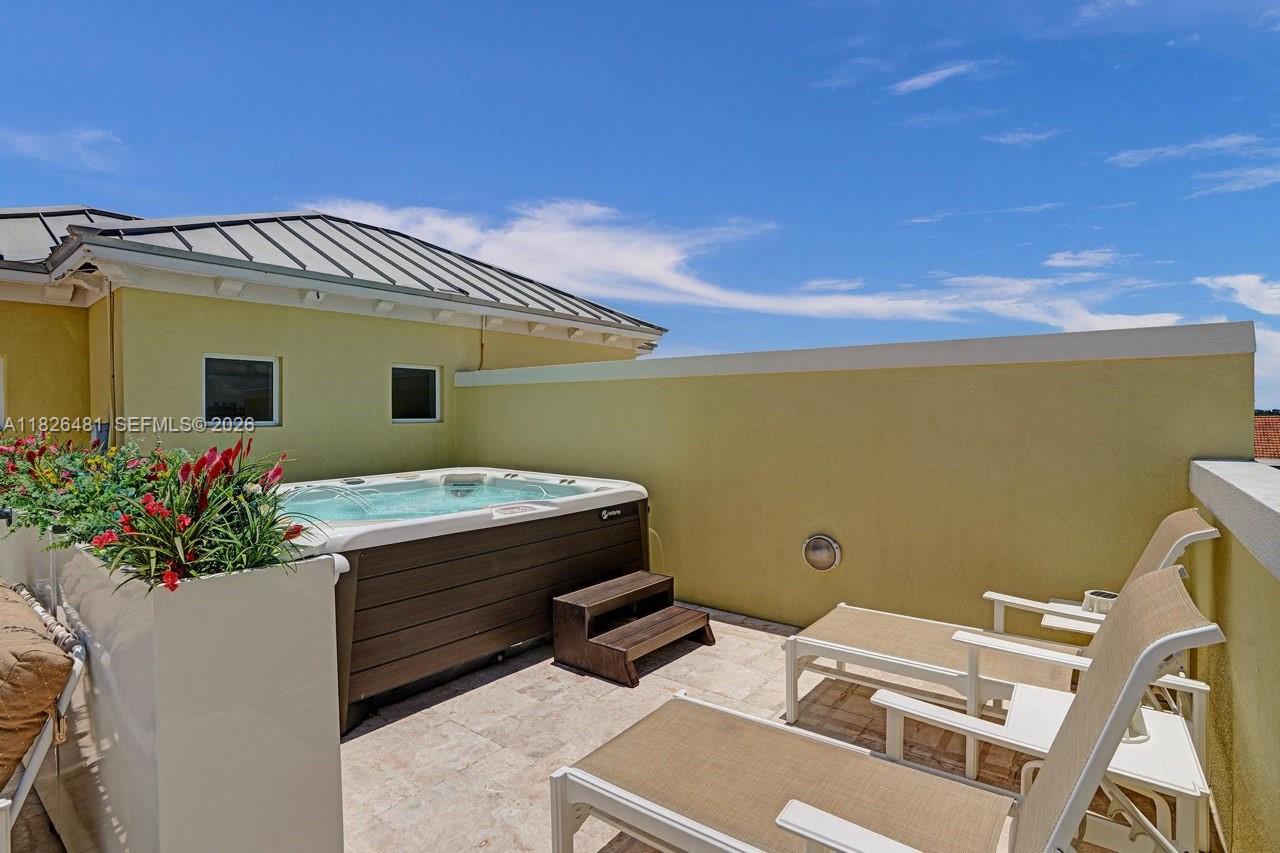 WHITE SANDS BEACH HOMES I - Residential