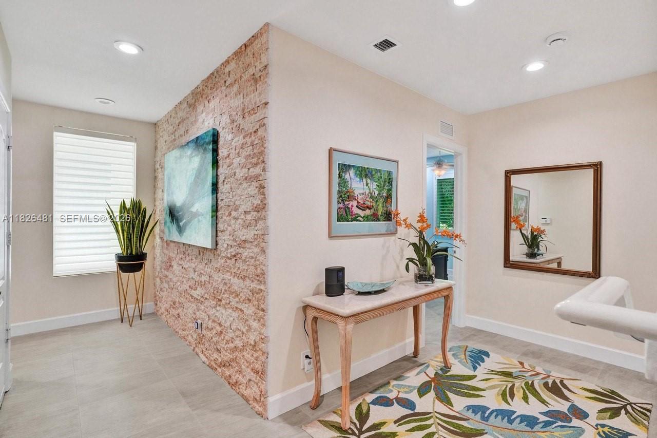 WHITE SANDS BEACH HOMES I - Residential