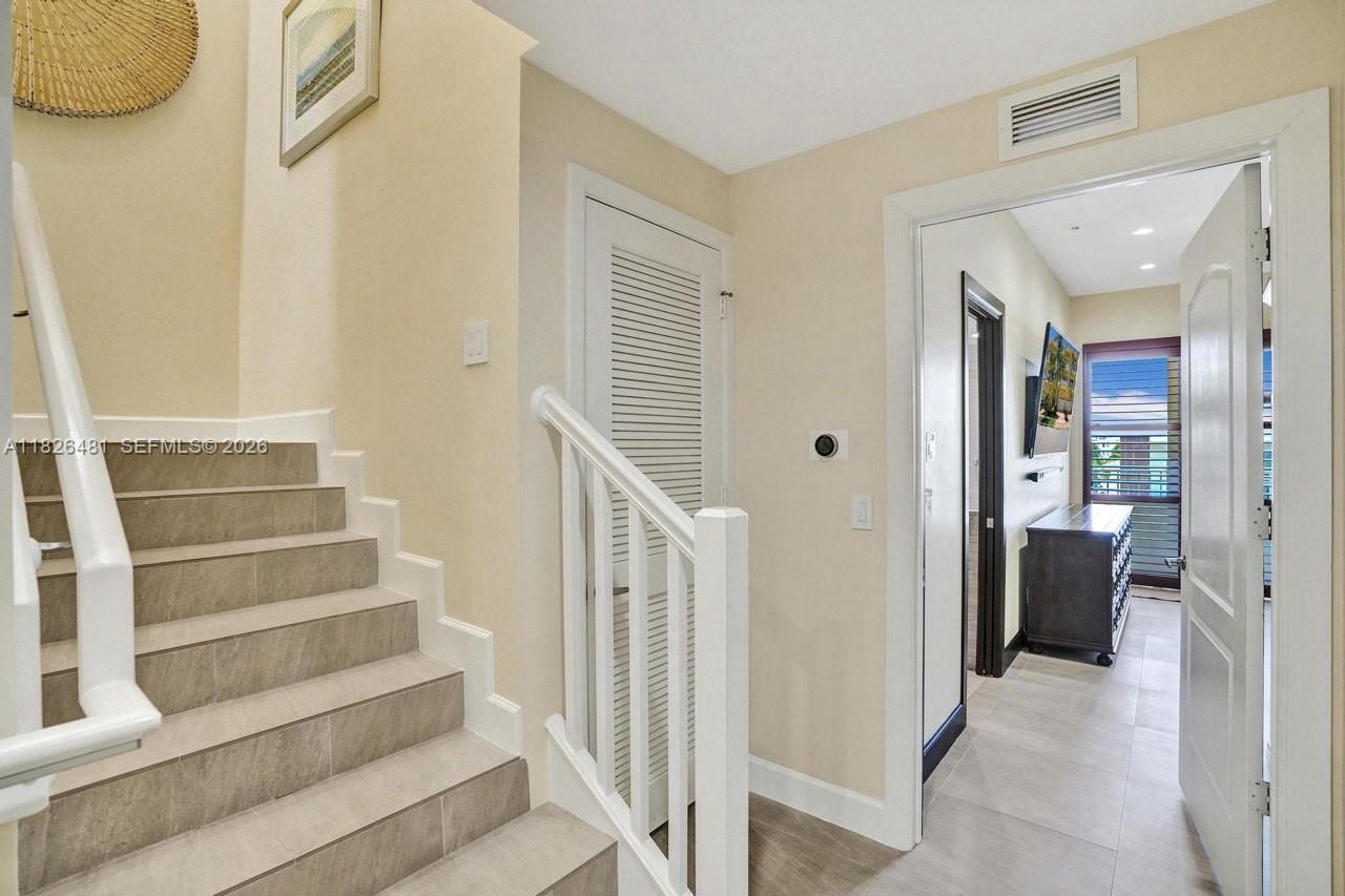 WHITE SANDS BEACH HOMES I - Residential