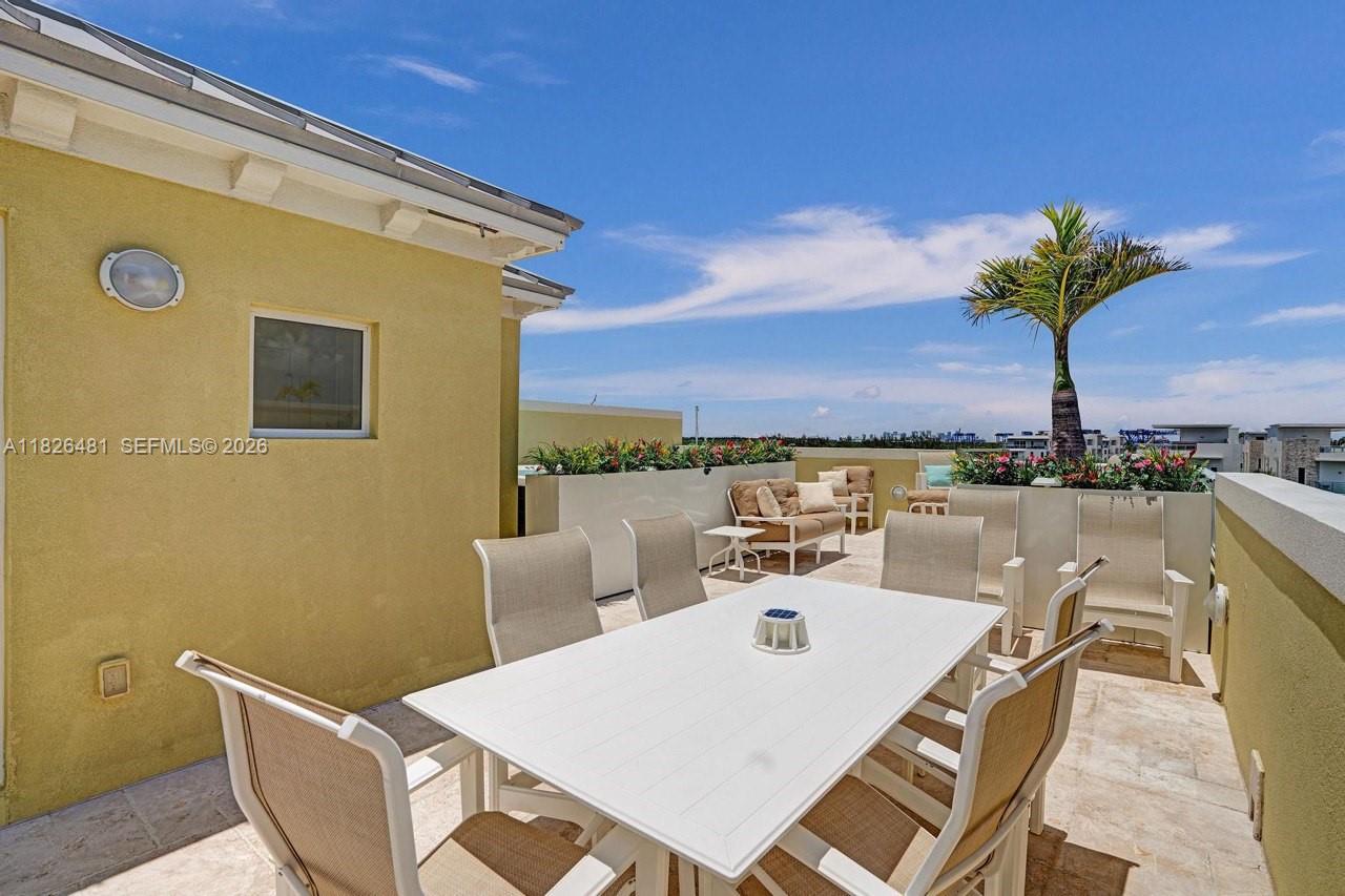 WHITE SANDS BEACH HOMES I - Residential