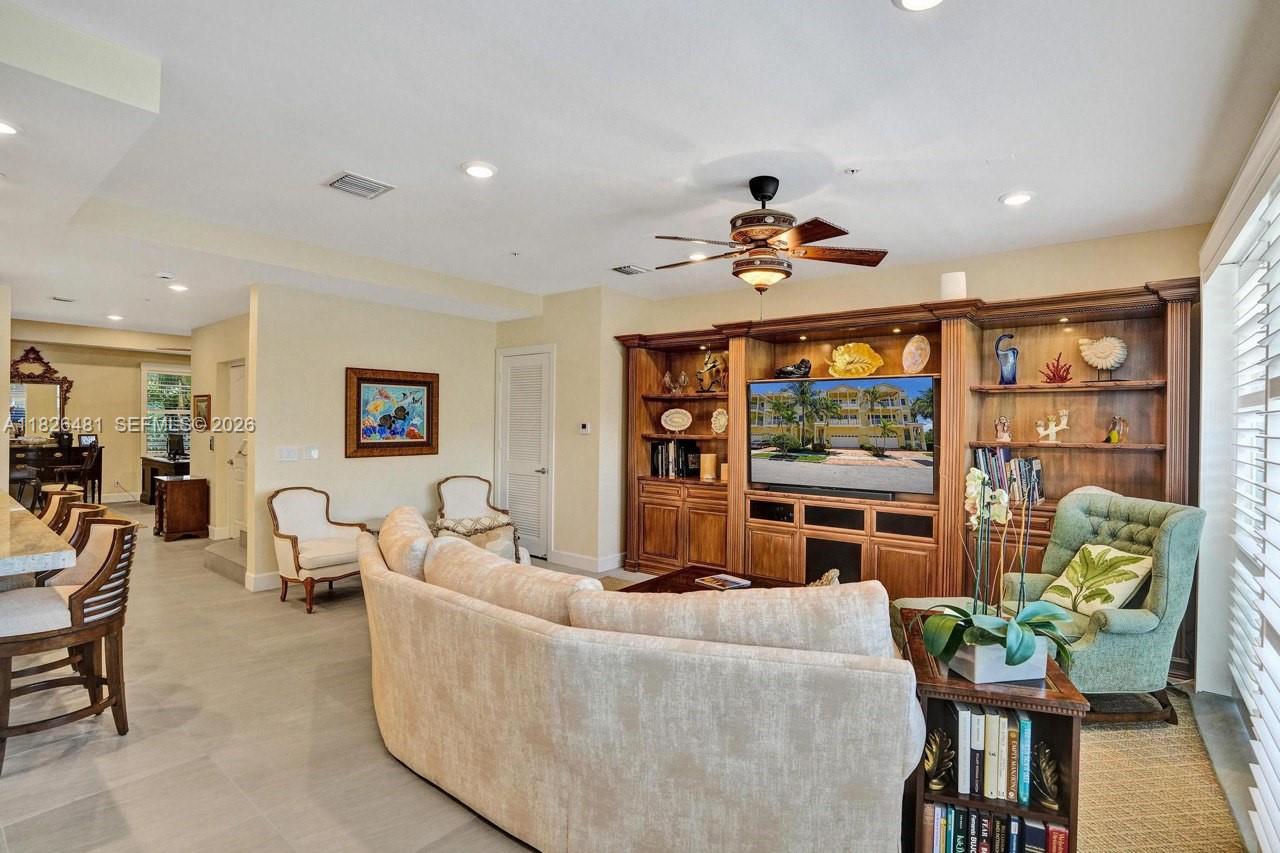 WHITE SANDS BEACH HOMES I - Residential