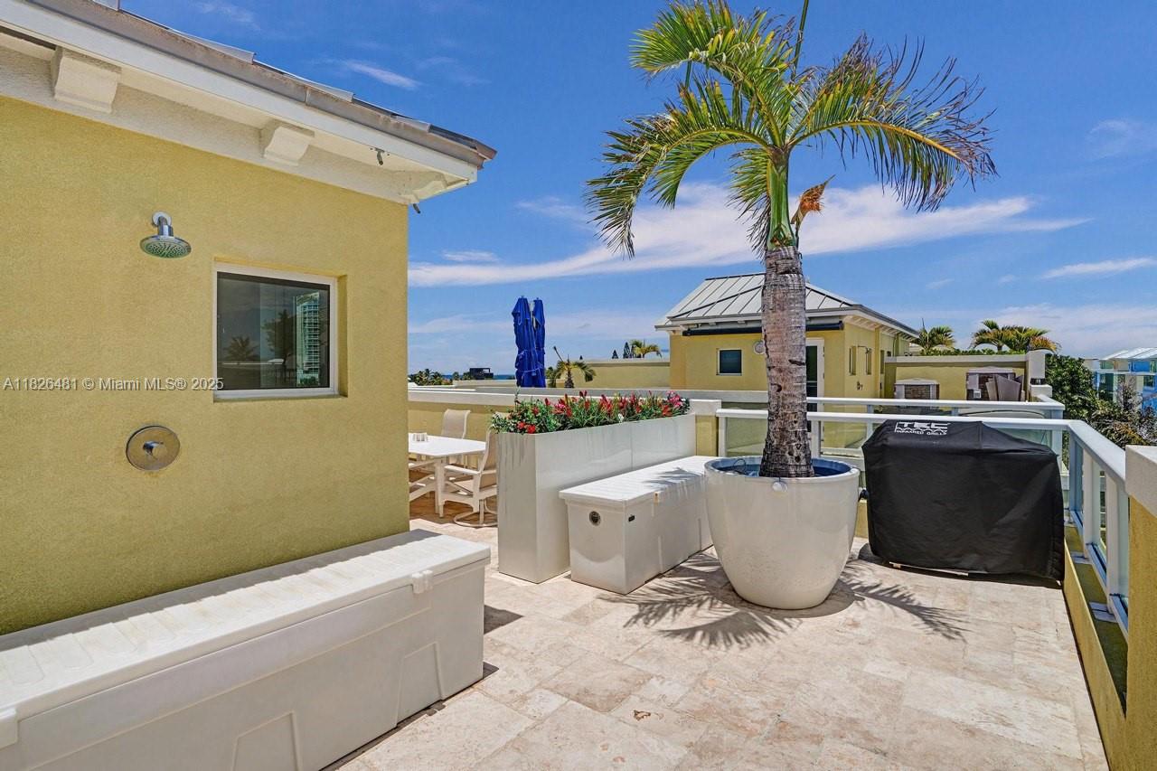 WHITE SANDS BEACH HOMES I - Residential