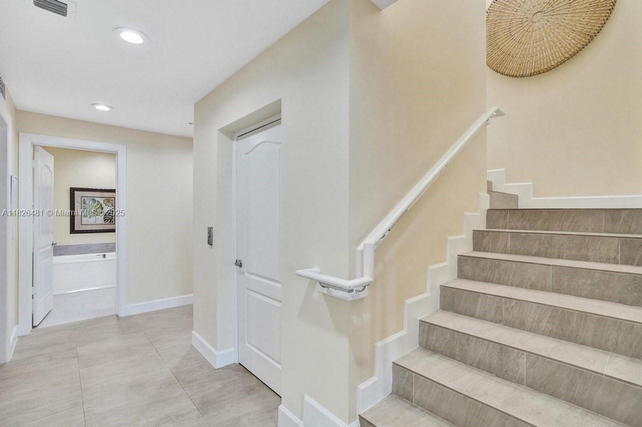 WHITE SANDS BEACH HOMES I - Residential