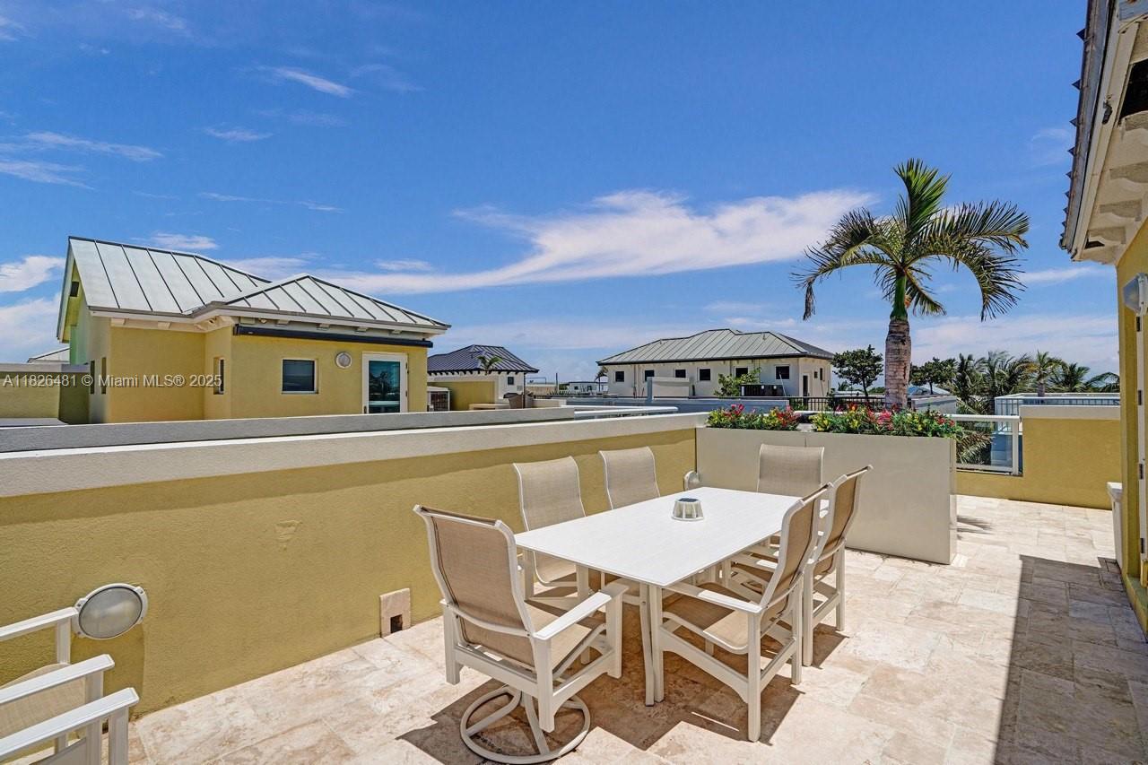 WHITE SANDS BEACH HOMES I - Residential