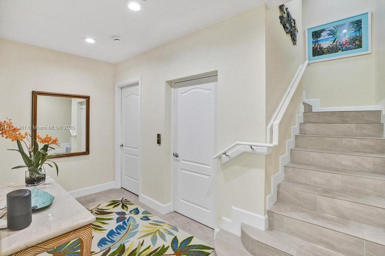 WHITE SANDS BEACH HOMES I - Residential