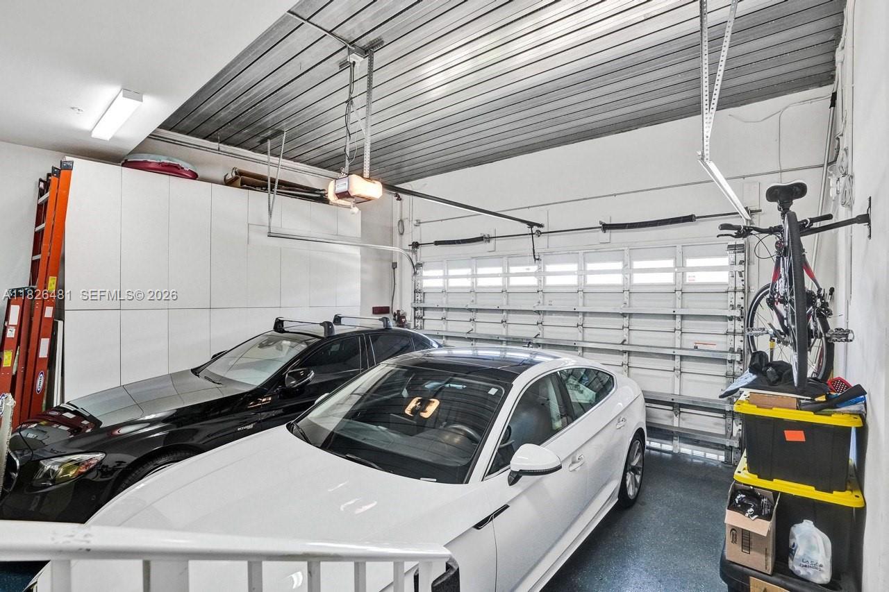 WHITE SANDS BEACH HOMES I - Residential