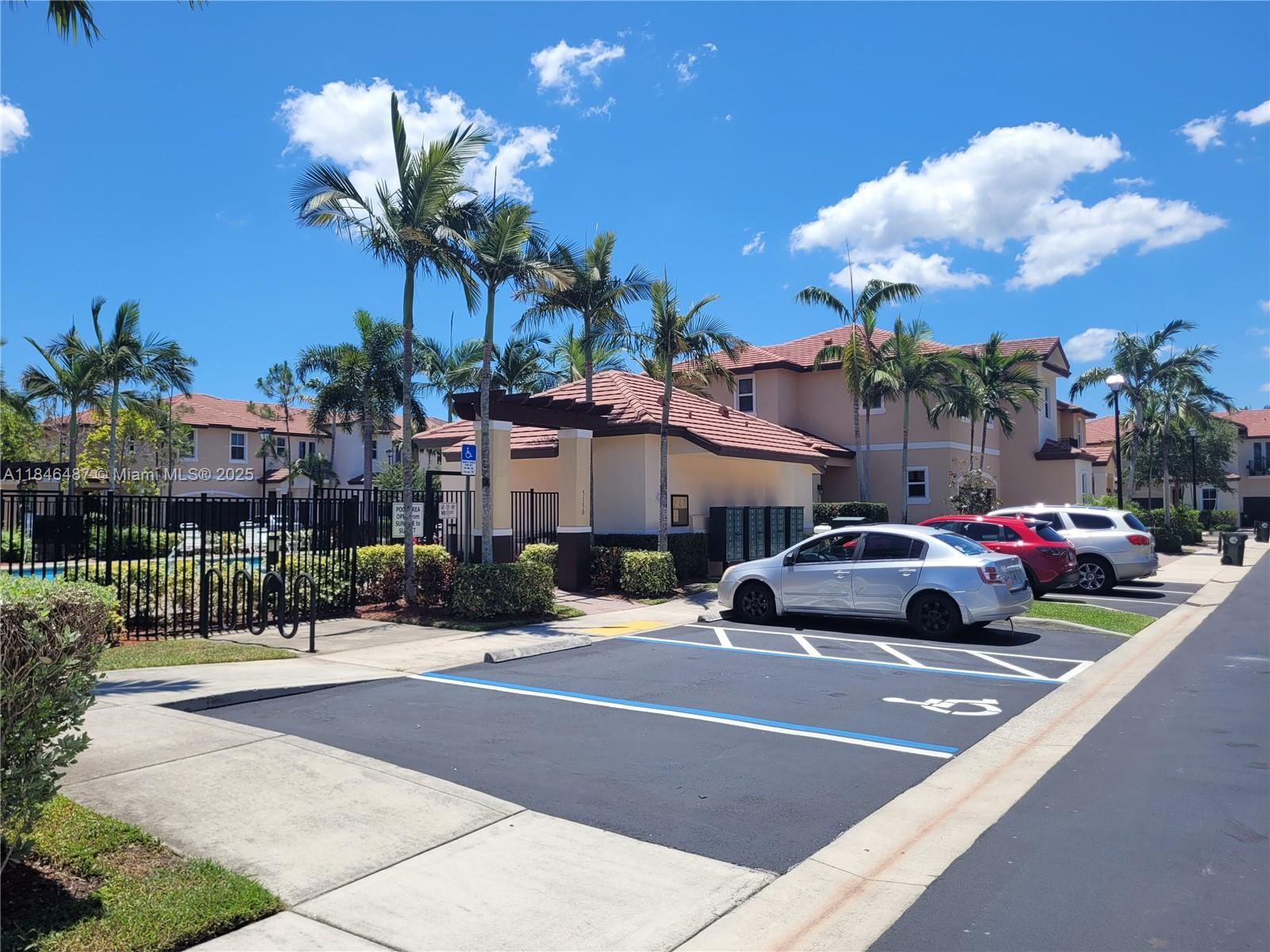 5150 HILLSBORO - Residential Lease