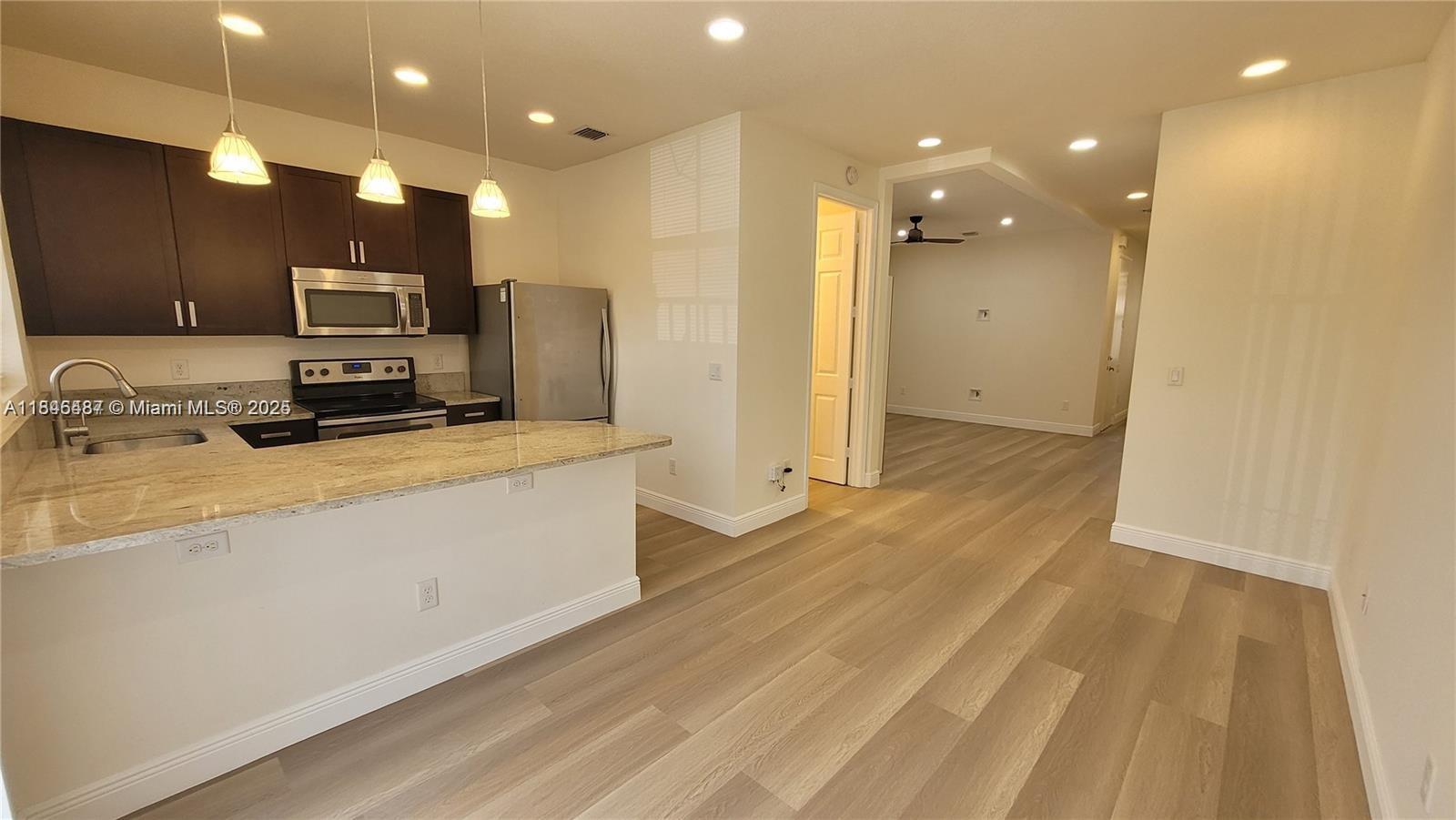 5150 HILLSBORO - Residential Lease