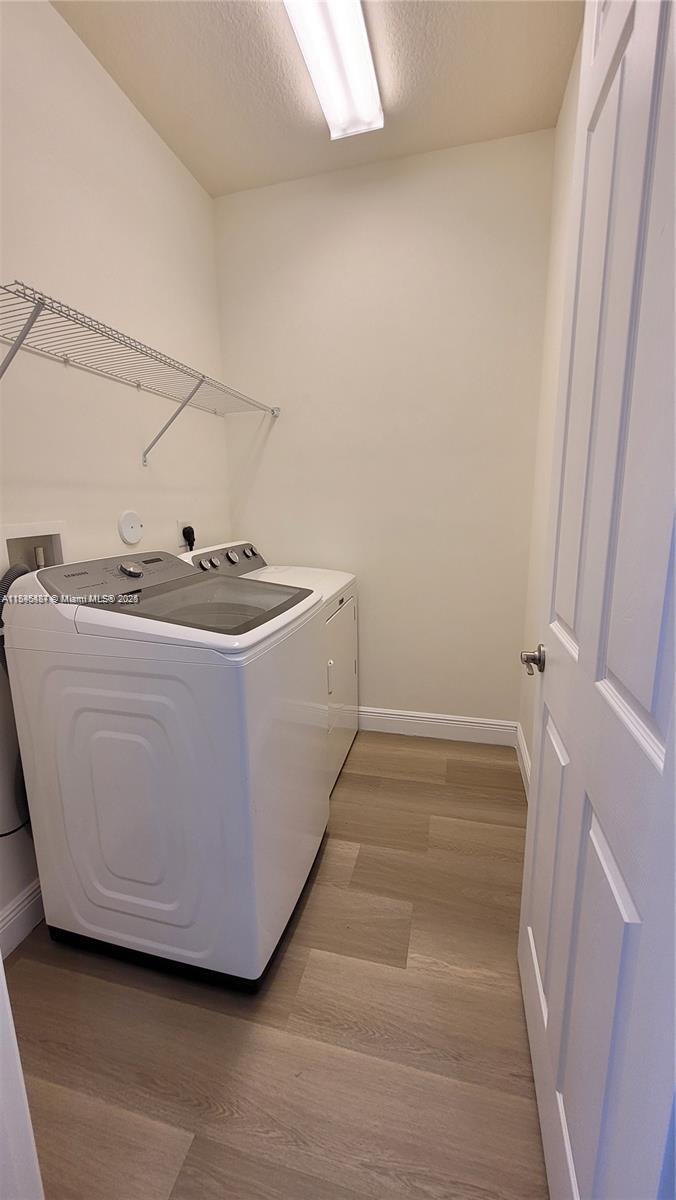 5150 HILLSBORO - Residential Lease