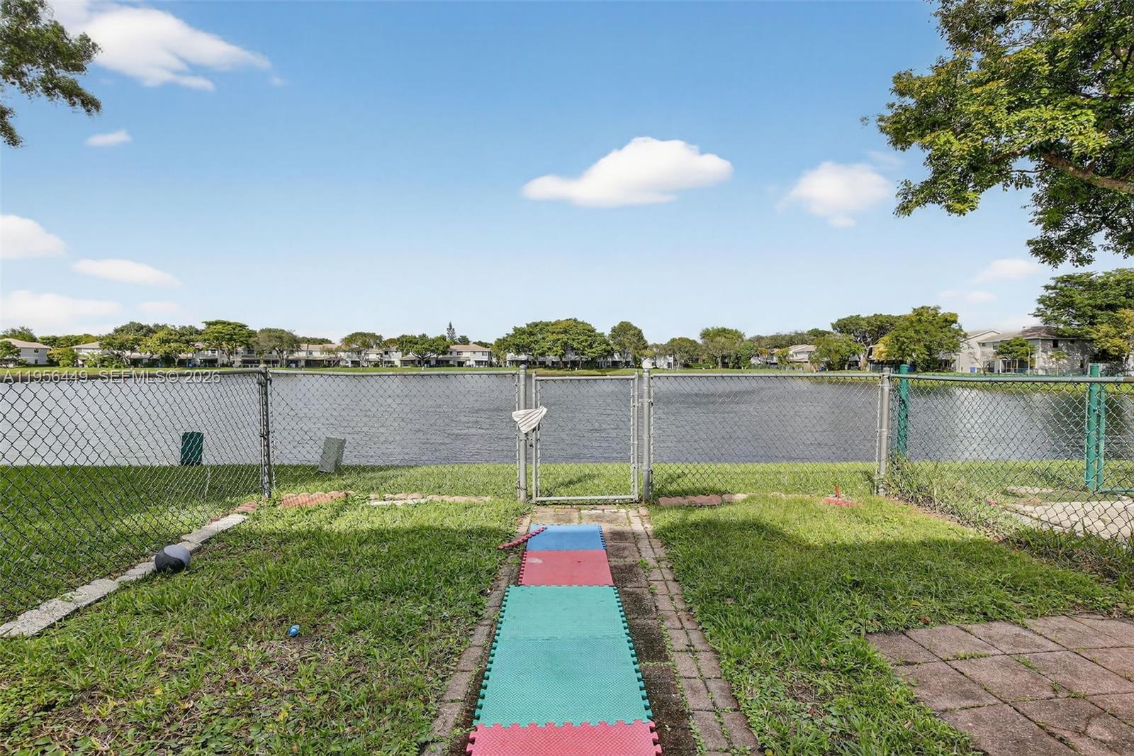 PEMBROKE POINTE SECTION T - Residential