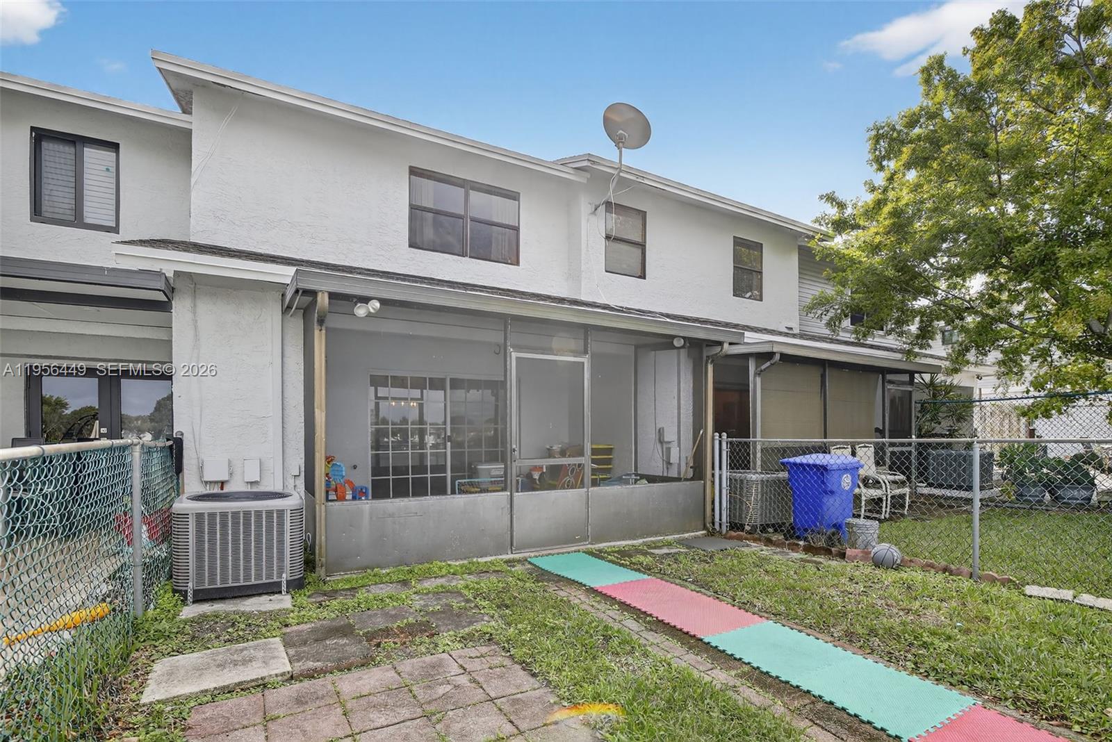 PEMBROKE POINTE SECTION T - Residential