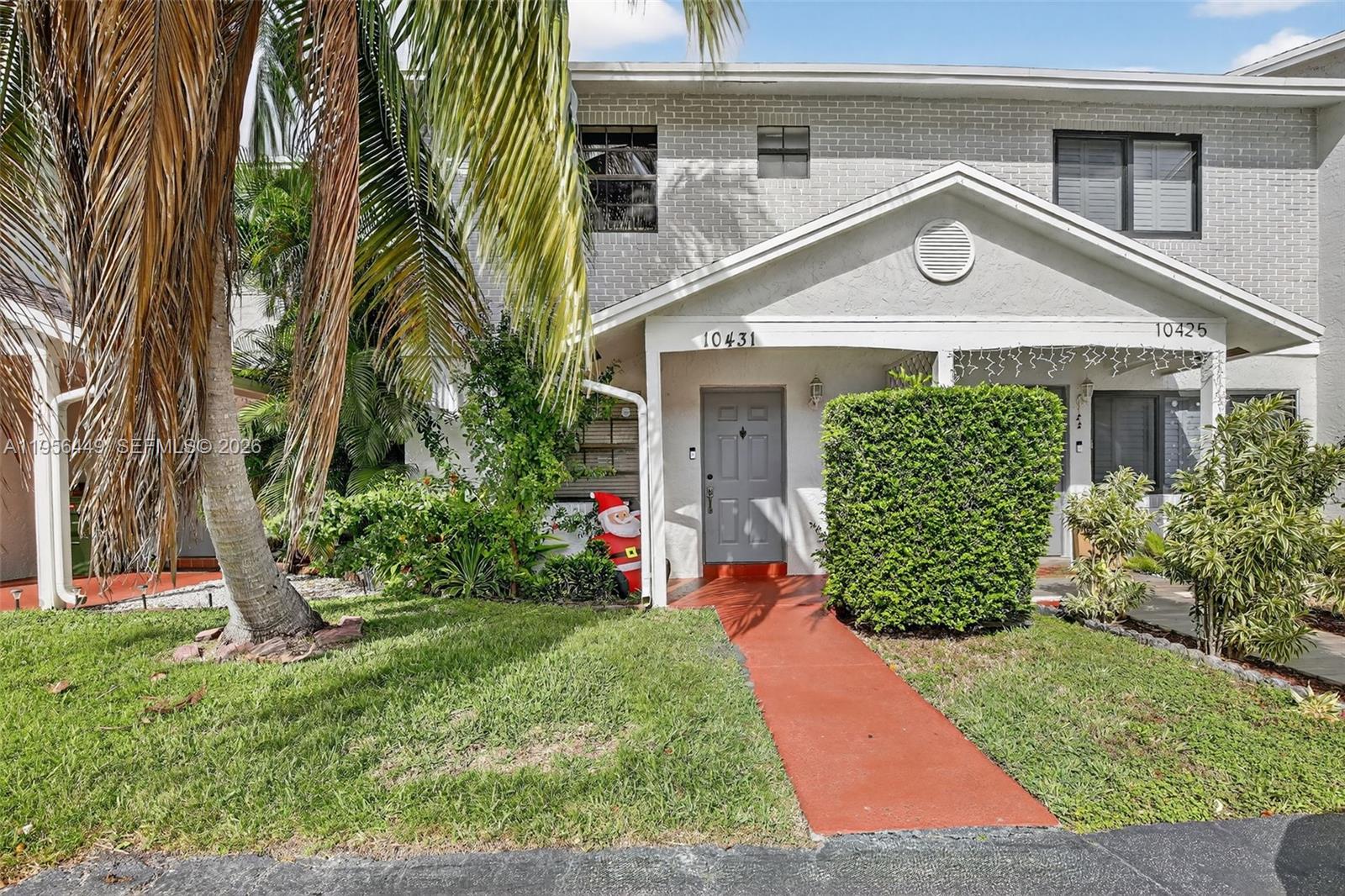 PEMBROKE POINTE SECTION T - Residential