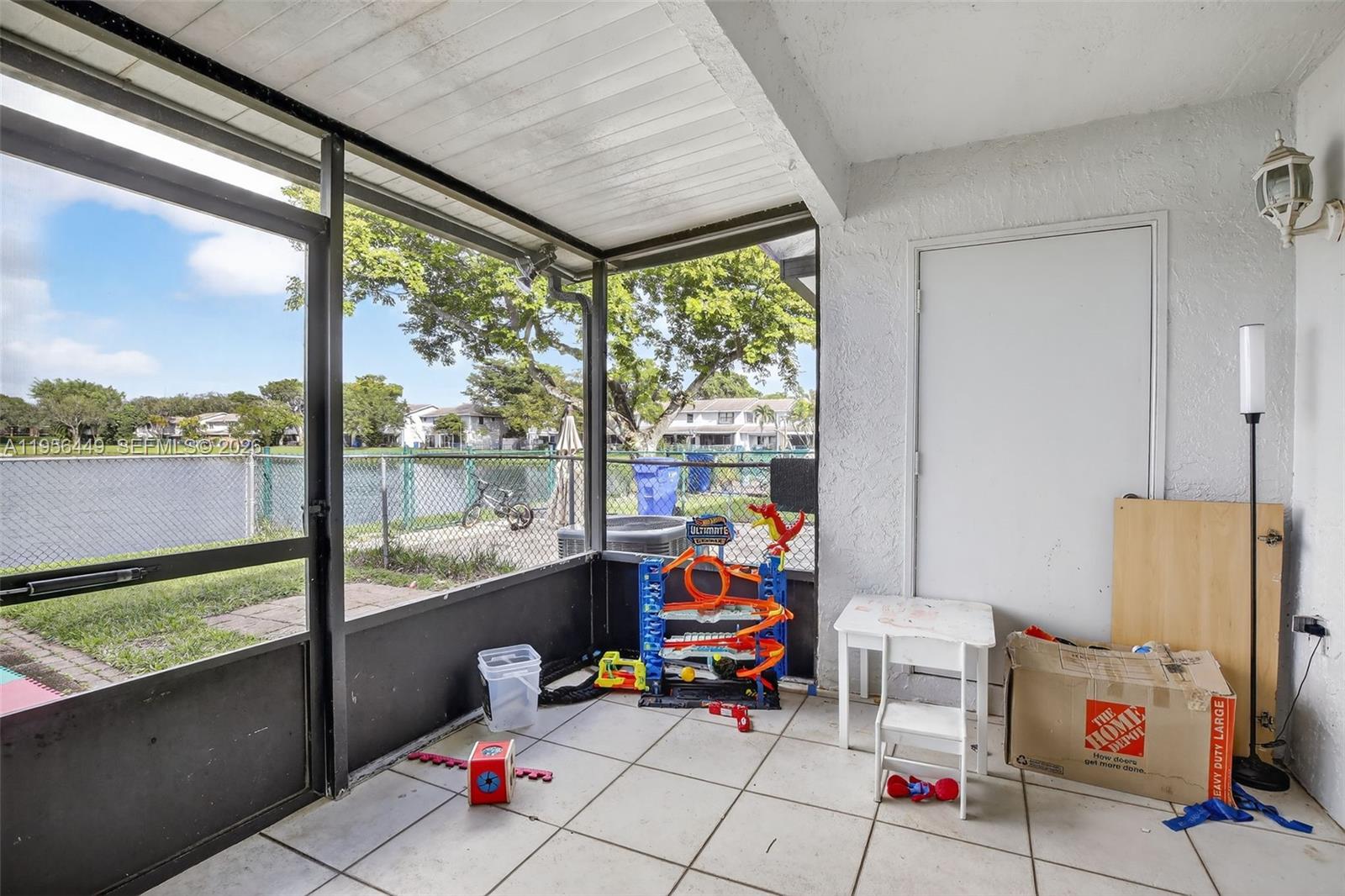 PEMBROKE POINTE SECTION T - Residential