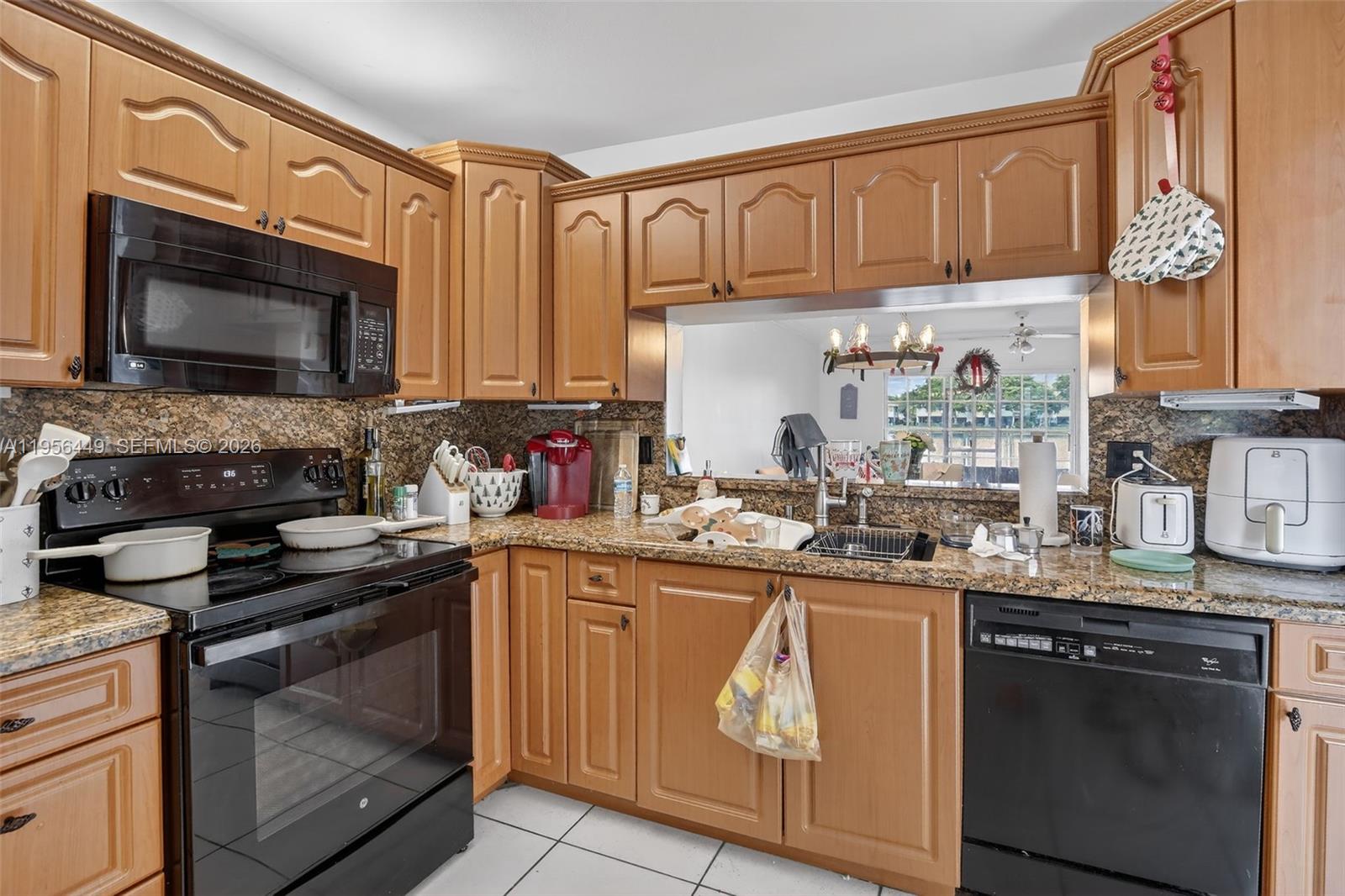 PEMBROKE POINTE SECTION T - Residential