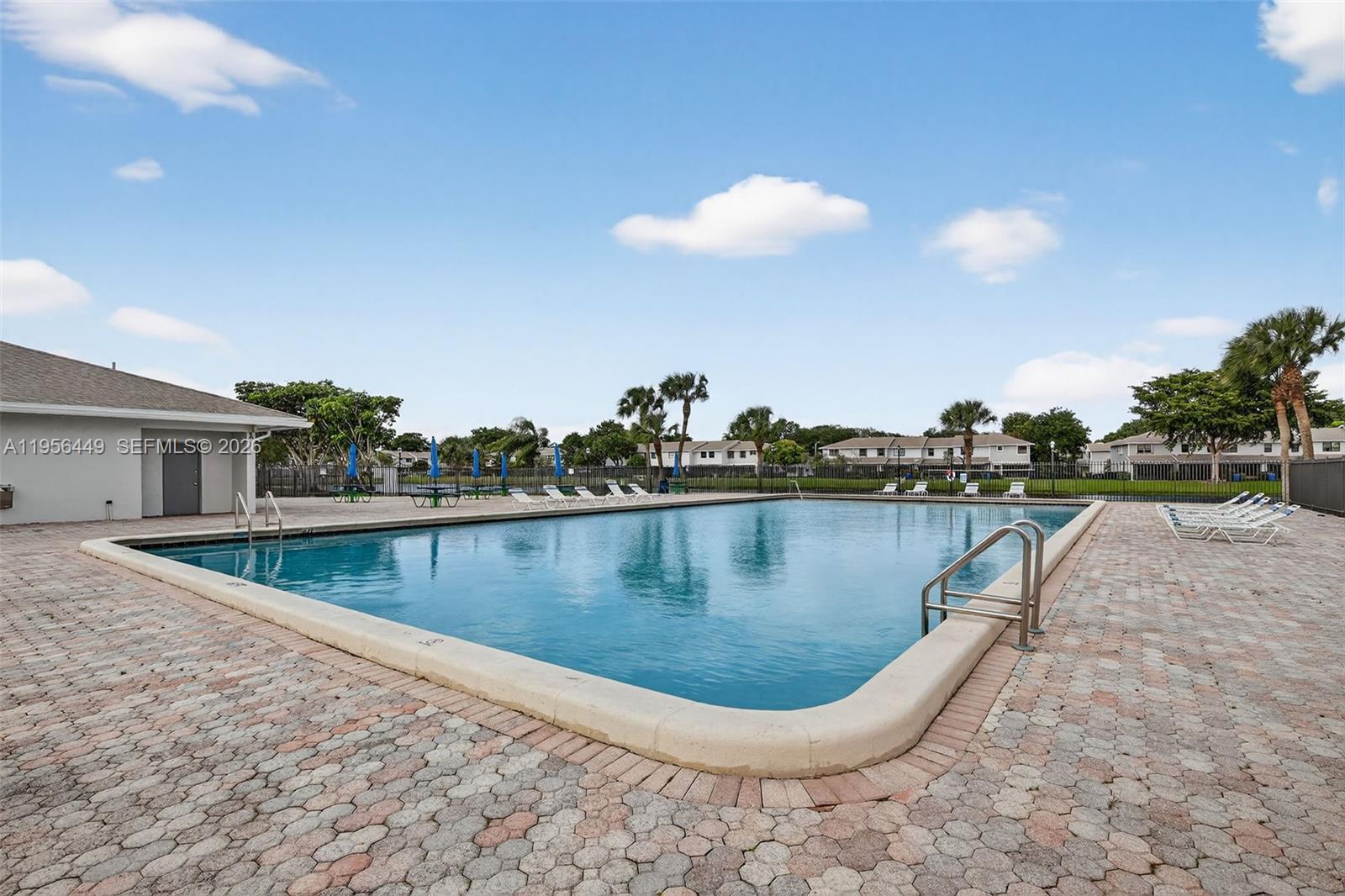 PEMBROKE POINTE SECTION T - Residential