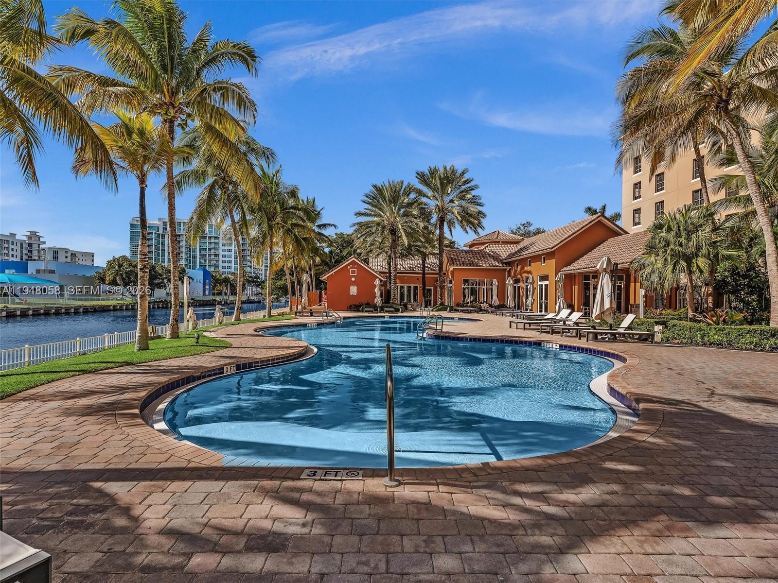 AVENTURA MARINA CONDO NUM - Residential