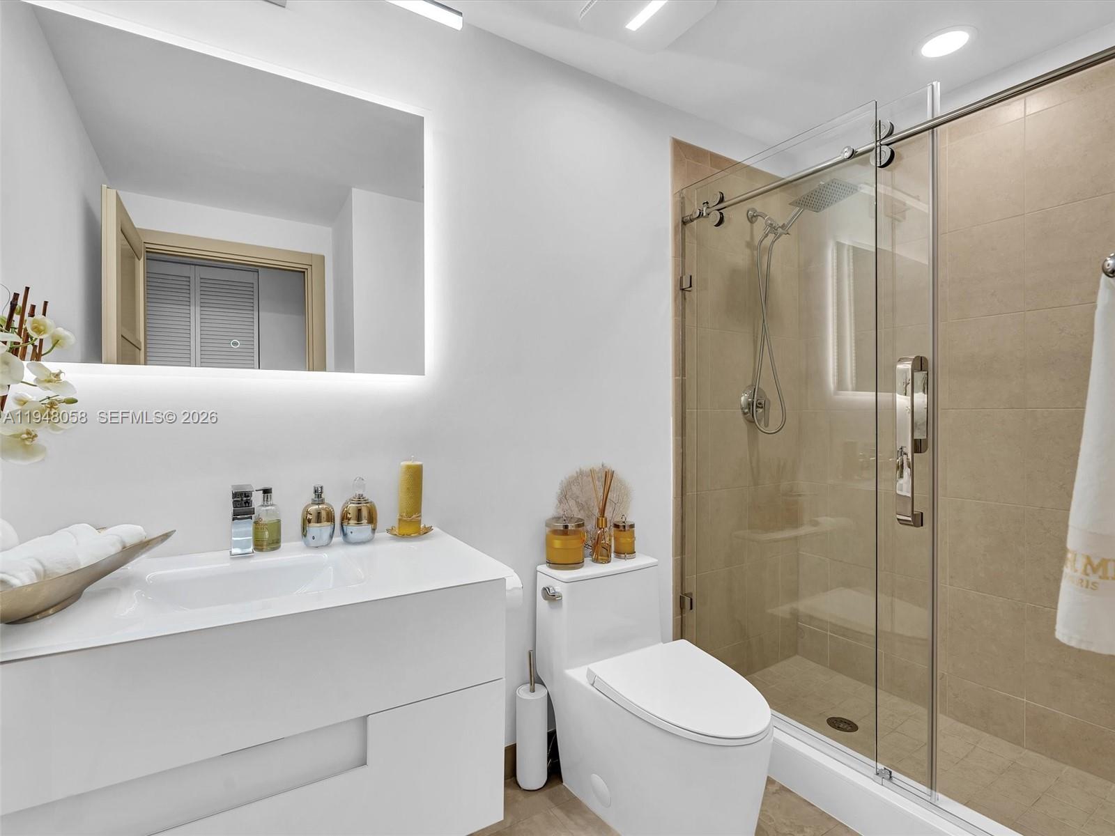 AVENTURA MARINA CONDO NUM - Residential