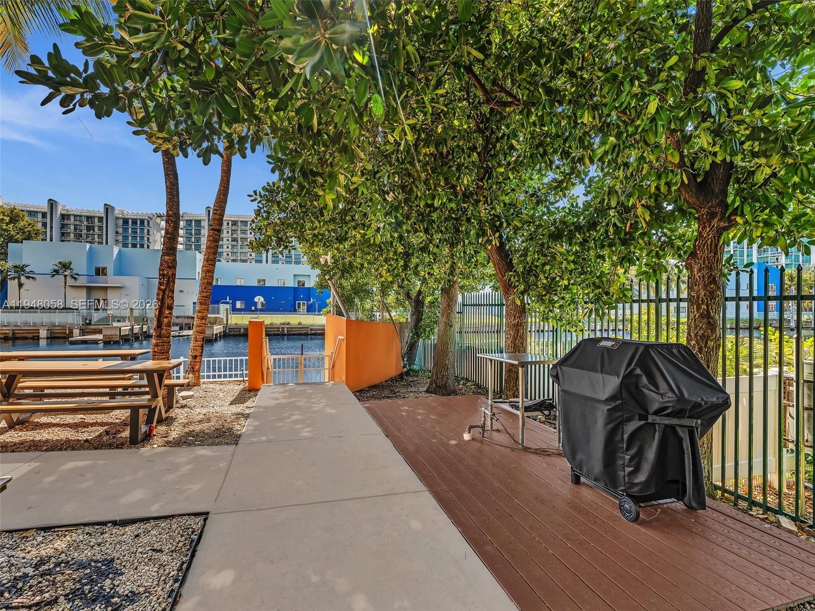 AVENTURA MARINA CONDO NUM - Residential