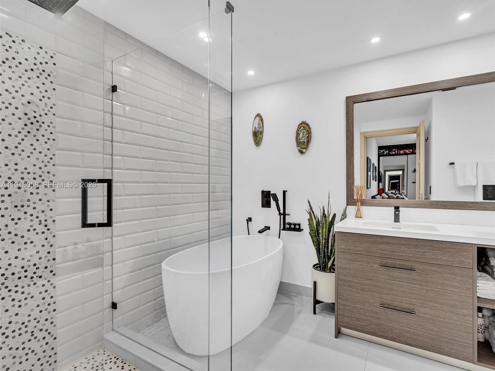 AVENTURA MARINA CONDO NUM - Residential