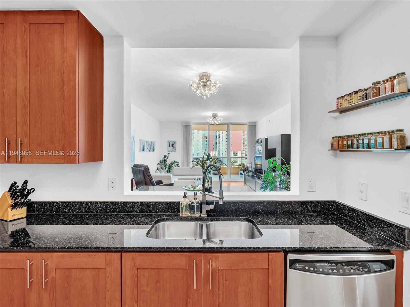 AVENTURA MARINA CONDO NUM - Residential