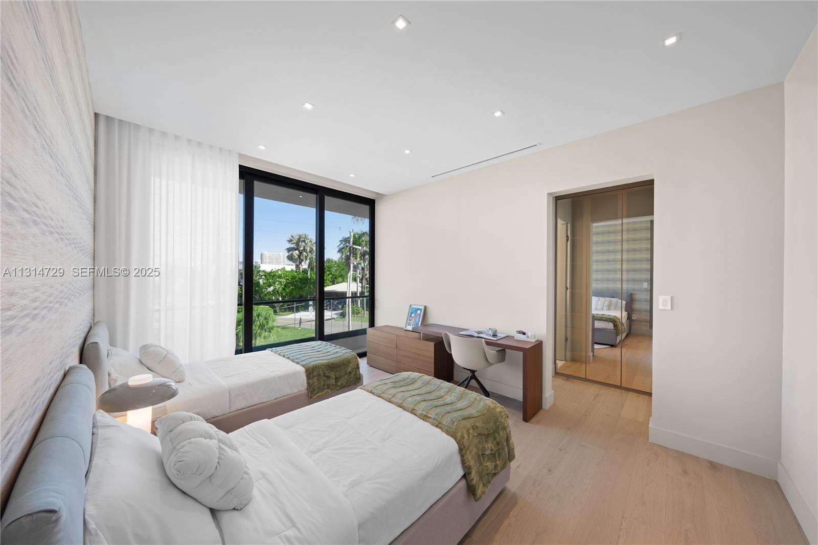 EASTERN SHORES - Residential