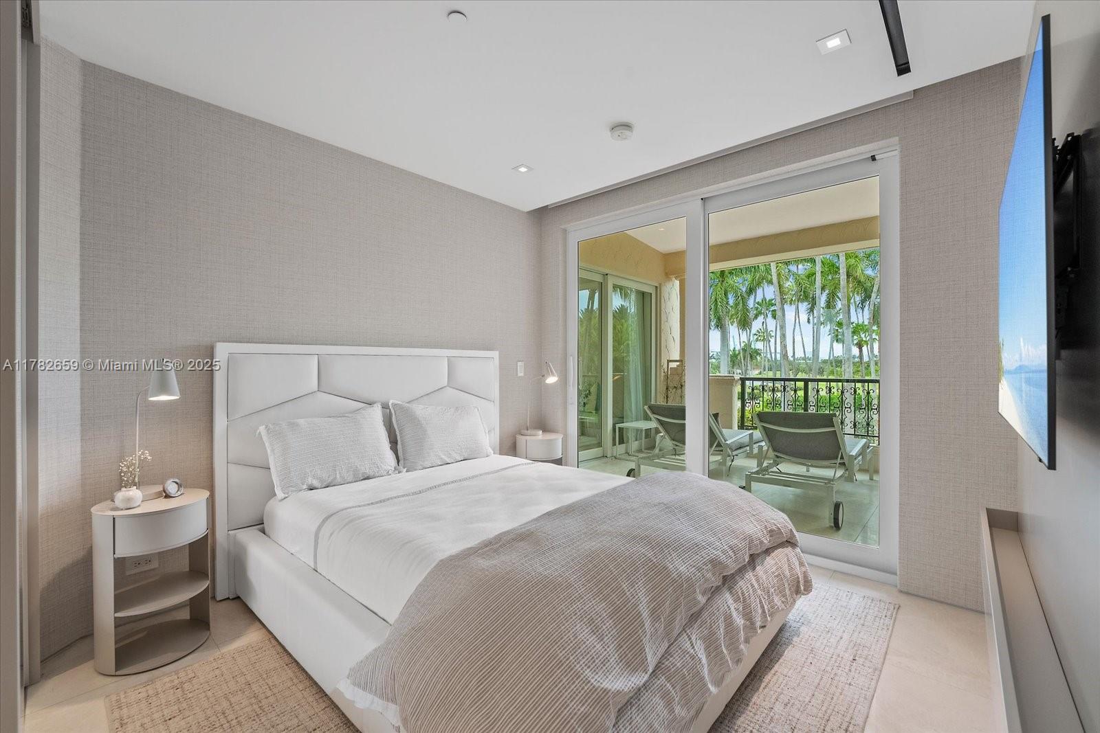 OCEANSIDE @ FISHER ISL CO - Residential