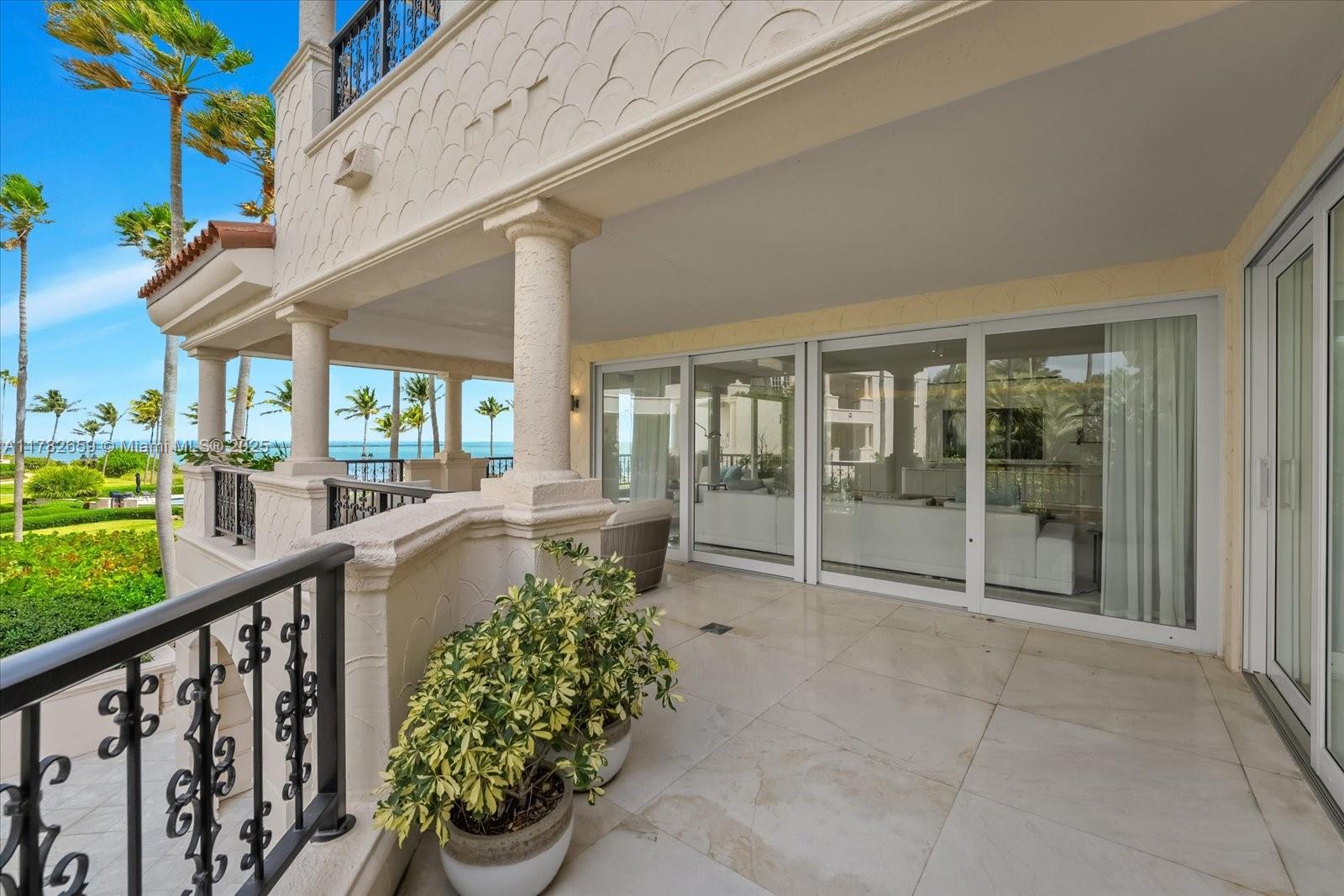 OCEANSIDE @ FISHER ISL CO - Residential