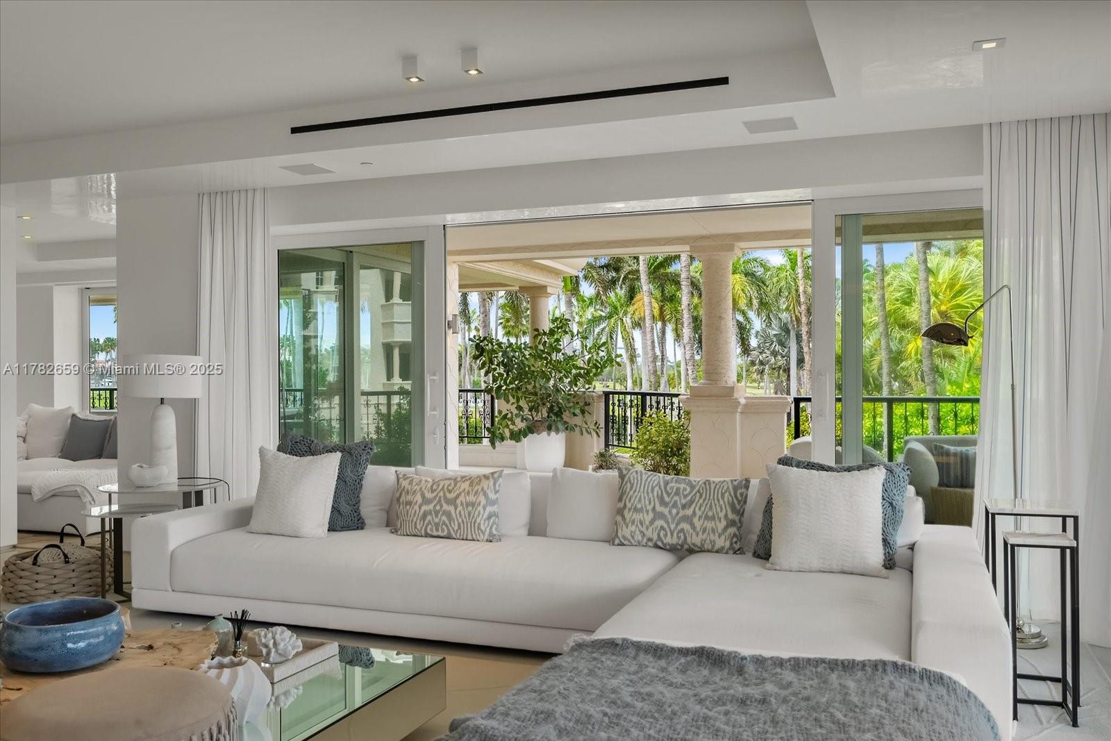 OCEANSIDE @ FISHER ISL CO - Residential
