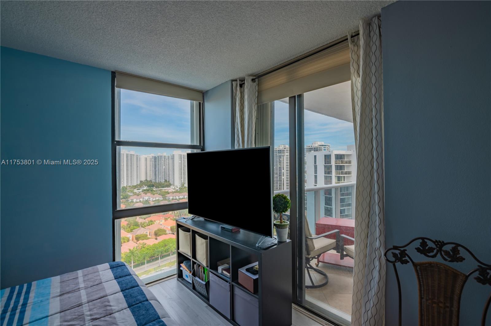 AVENTURA ELDORADO CONDO - Residential