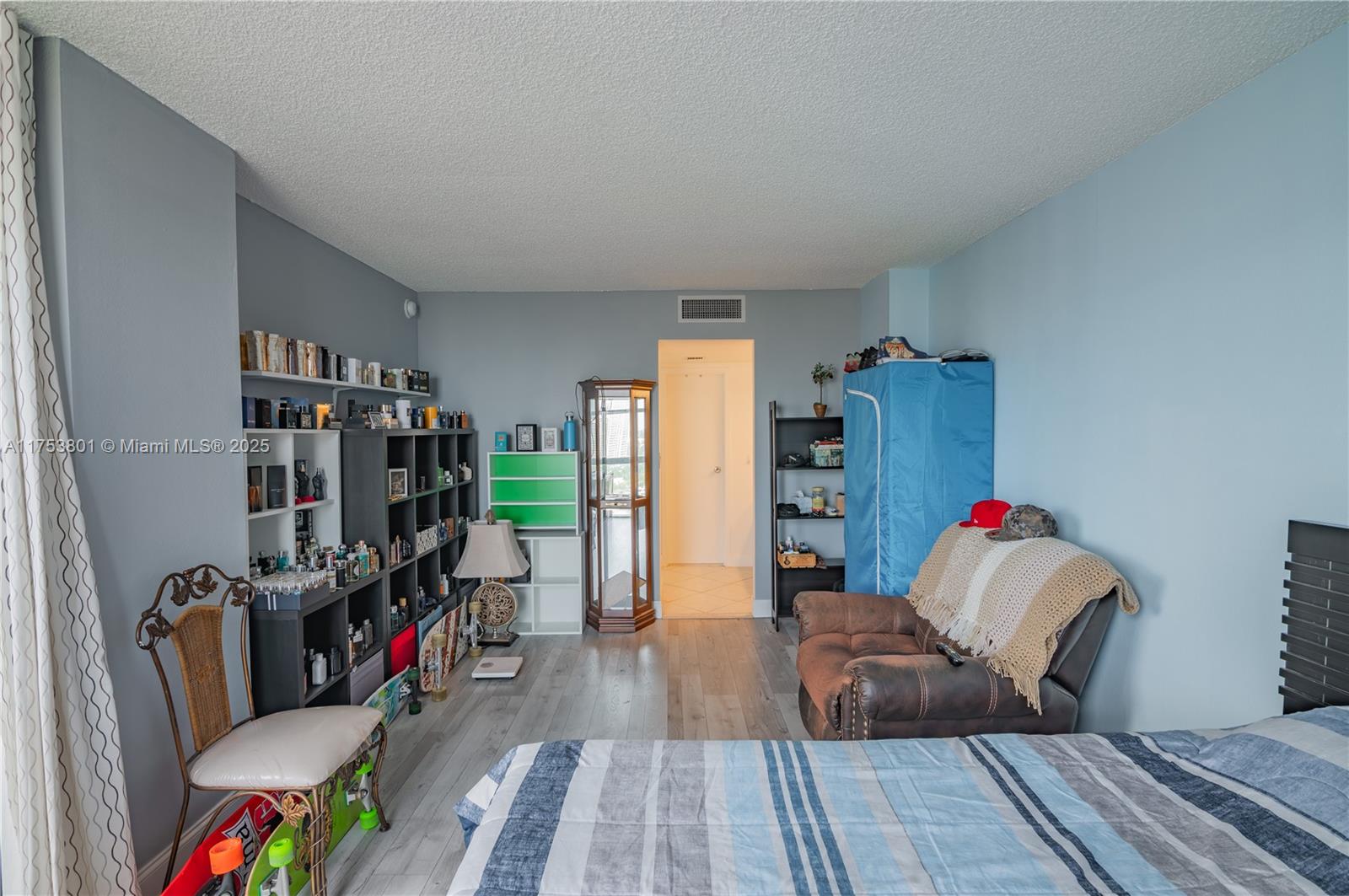 AVENTURA ELDORADO CONDO - Residential