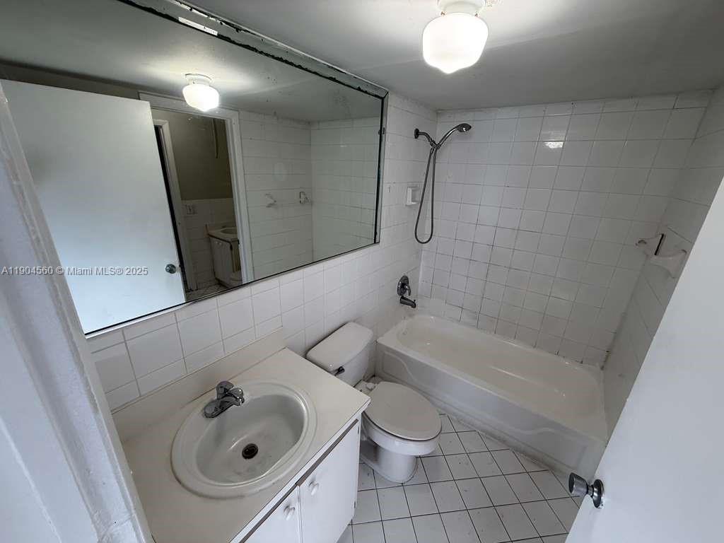 CADIZ II CONDO - Residential Lease