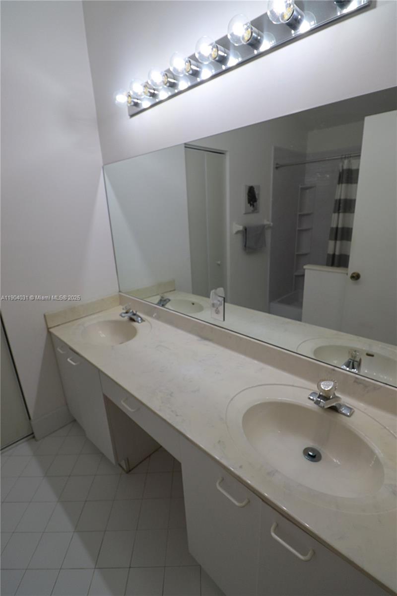 Towngate Canary Bay - Residential