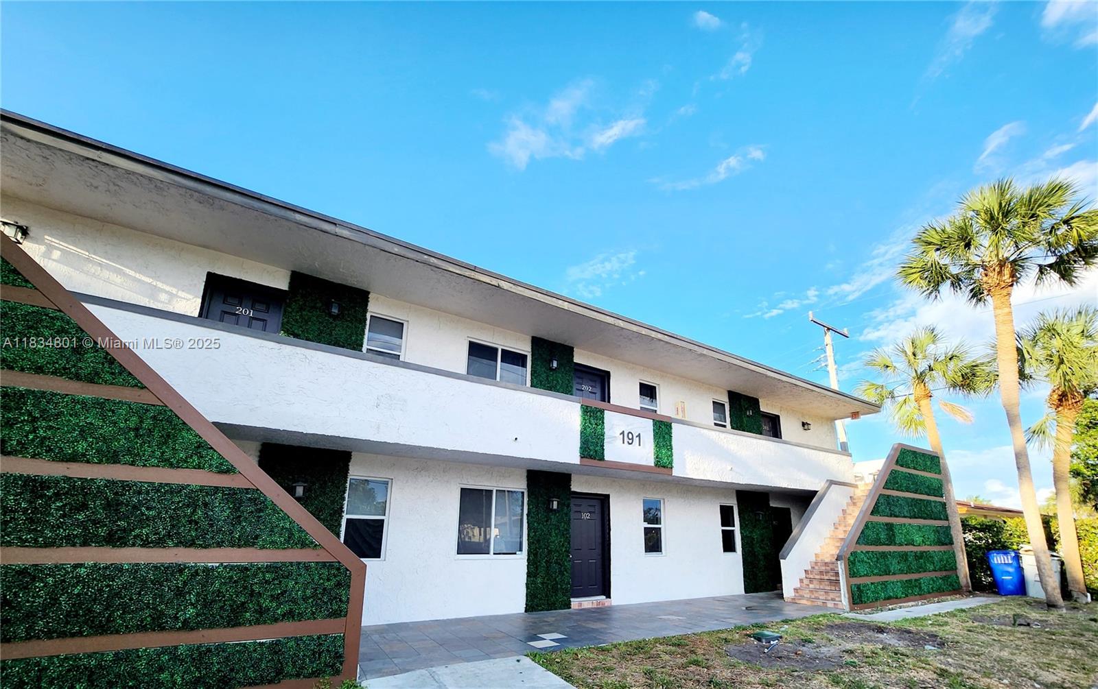 191 SW 15th St 102