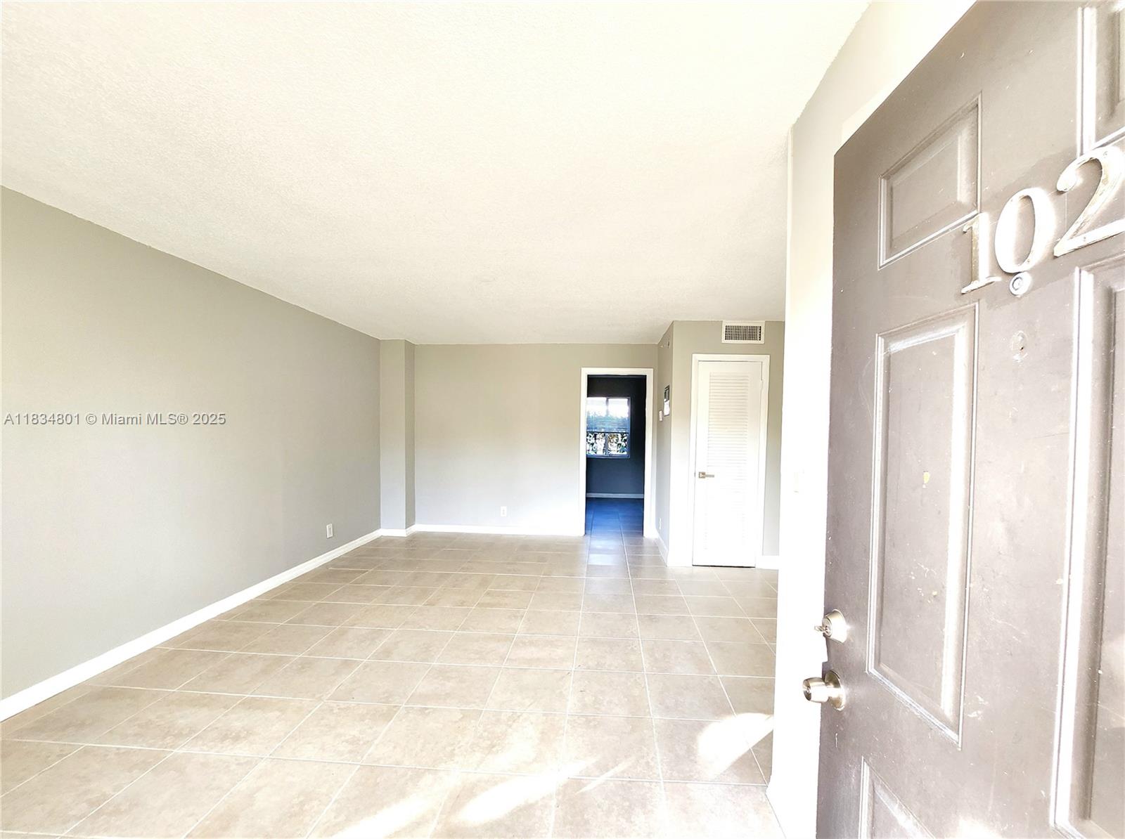 191 SW 15th St 102