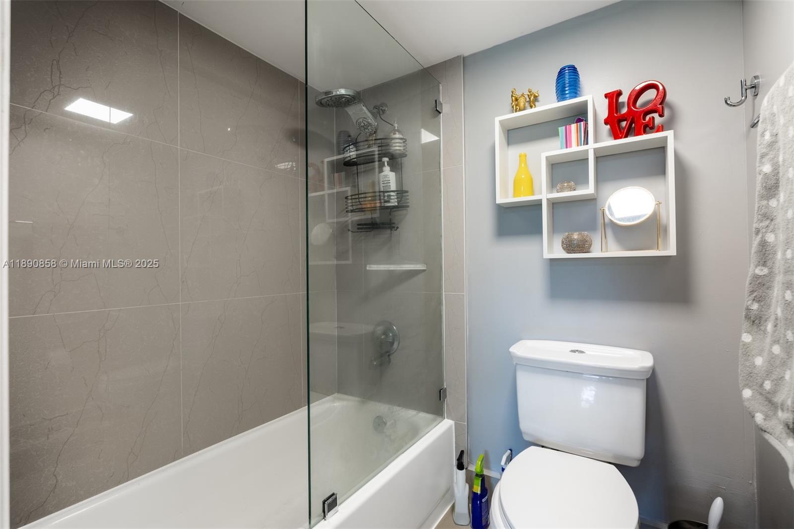 CAMBRIDGE AT CENTURY VILL - Residential Lease