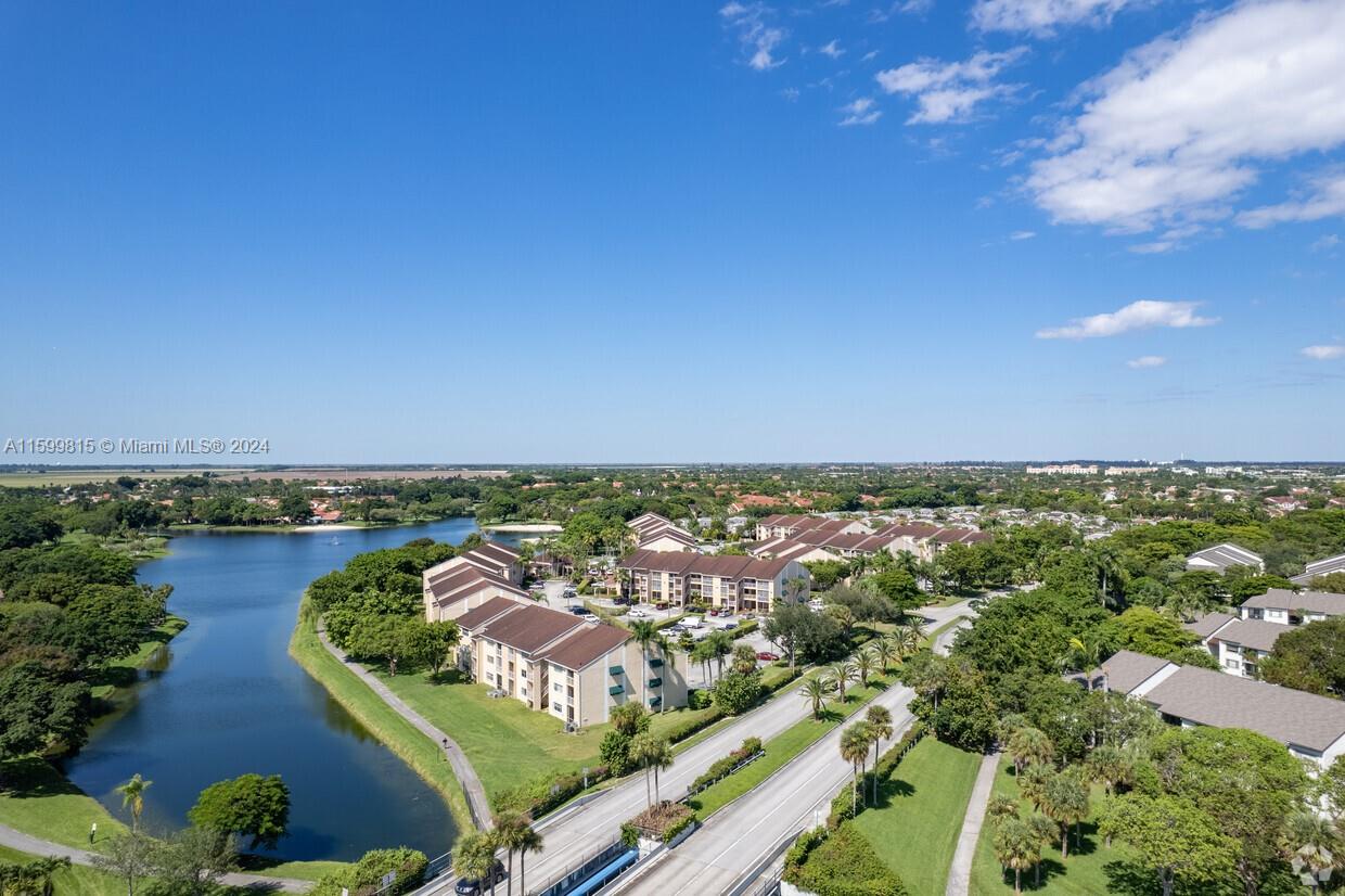 Great apartment for rent in this quiet community of hammocks trails nice unit very unique and modern.