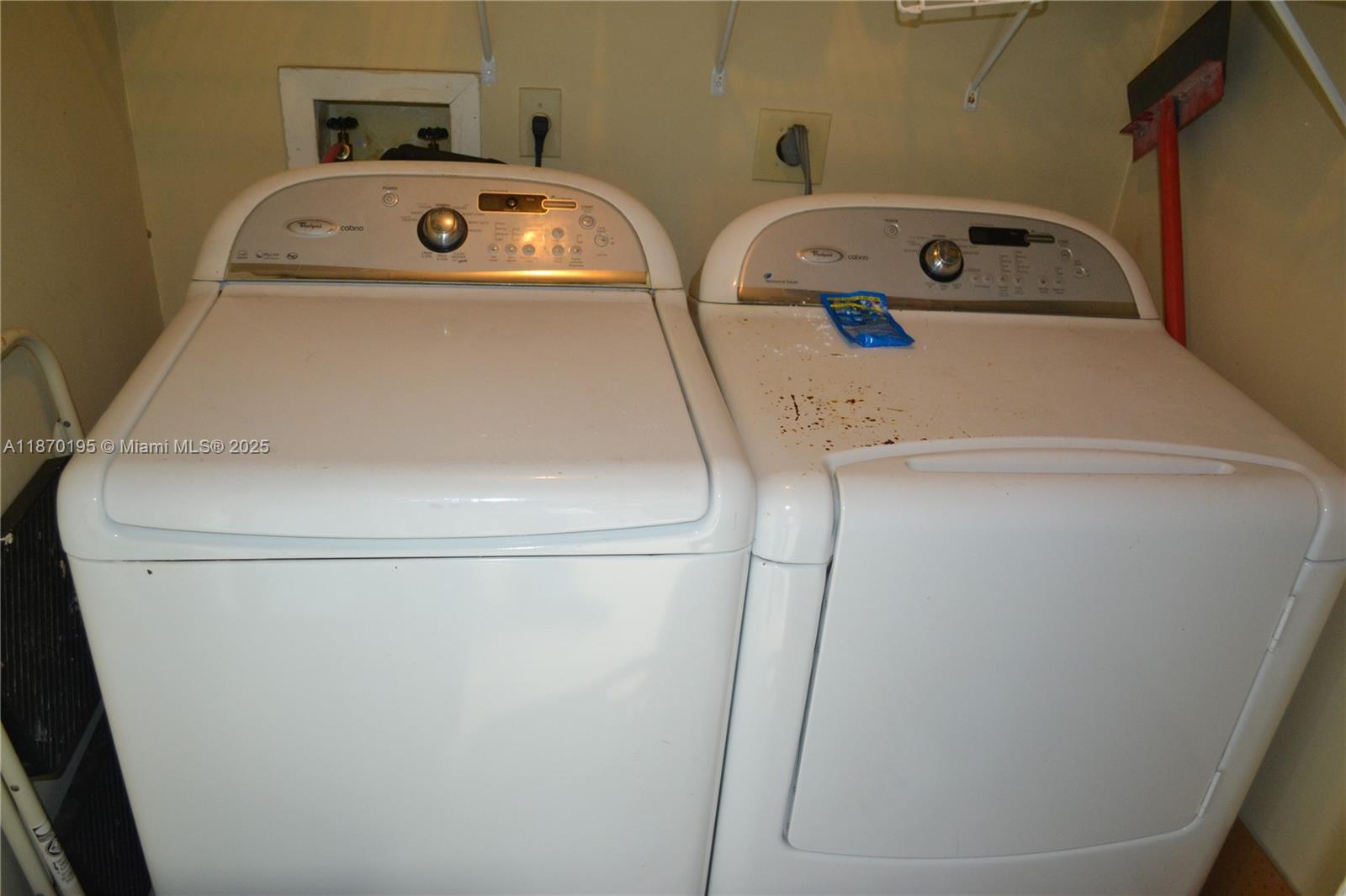 LAKEVIEW AT THE HAMMOCKS - Residential