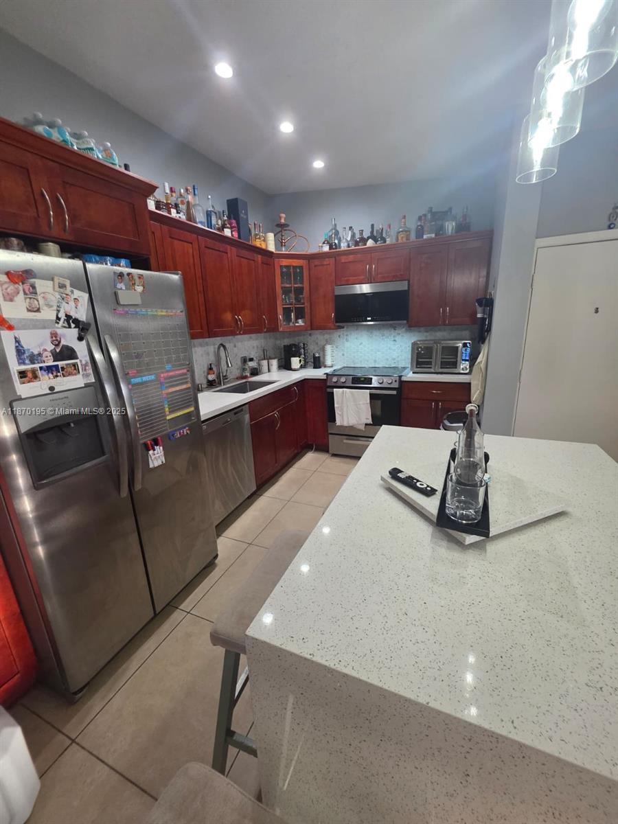 9727 Hammocks Blvd 207D