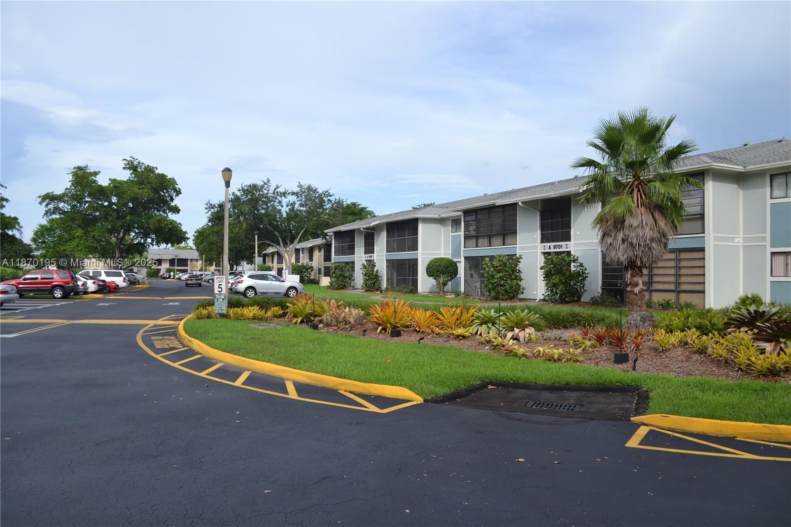 LAKEVIEW AT THE HAMMOCKS - Residential